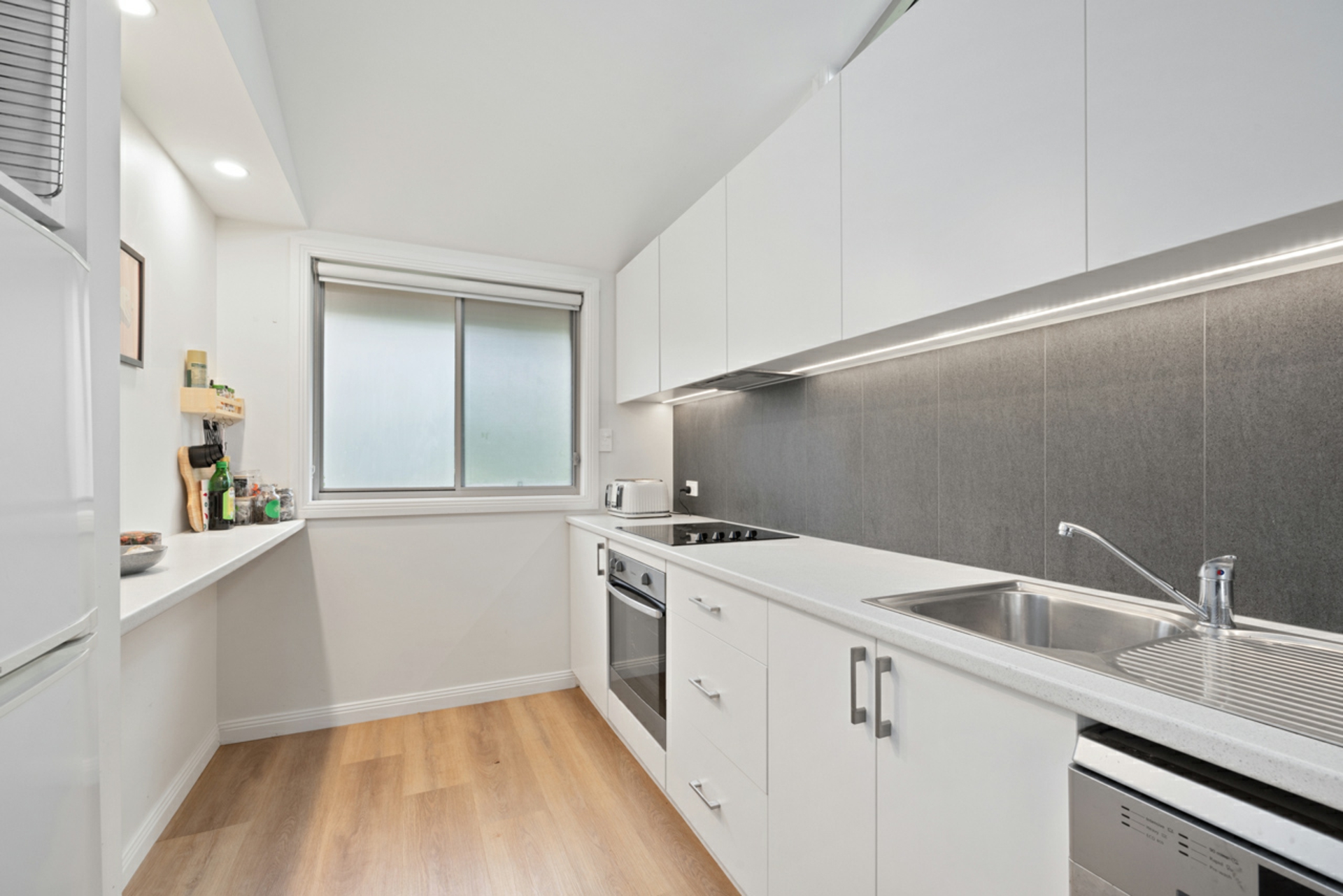 2/8 Nailon Place, MONA VALE