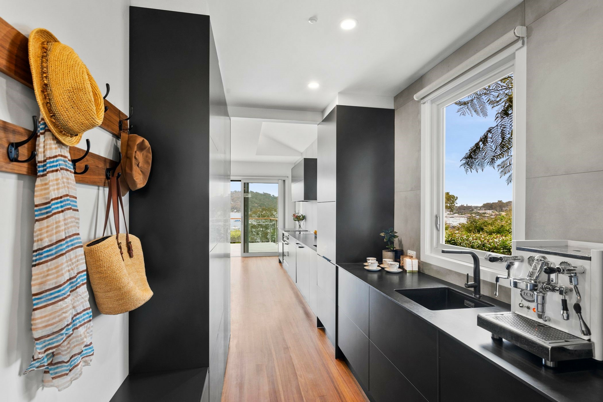 7 Baroona Road, CHURCH POINT