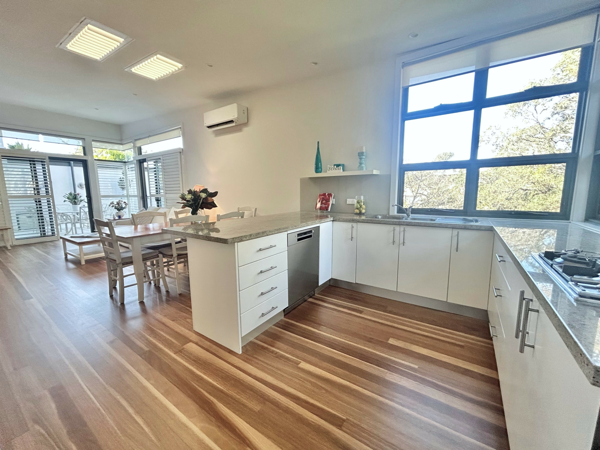 4/5 Central Road, AVALON BEACH