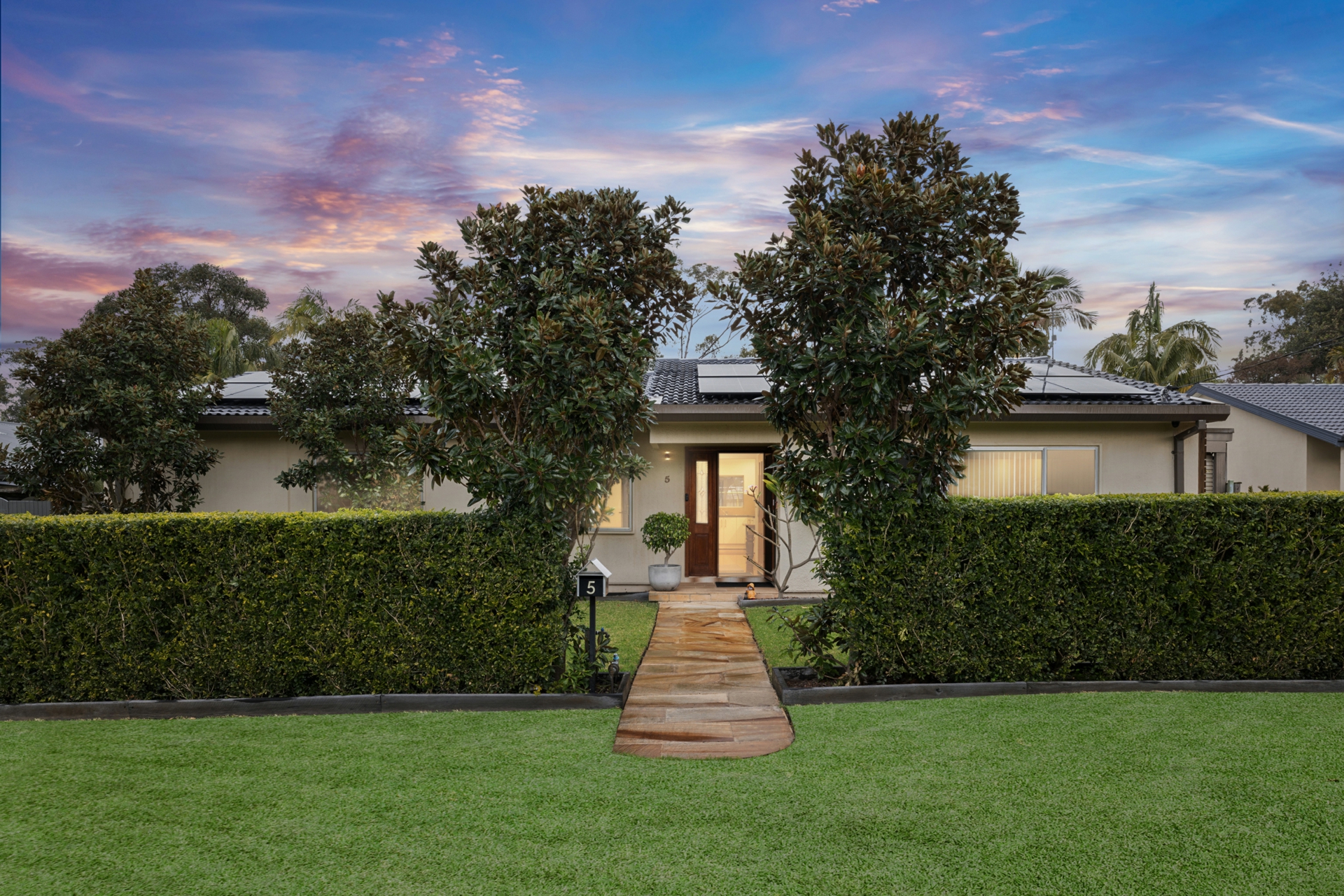 5 Minmai Road, MONA VALE