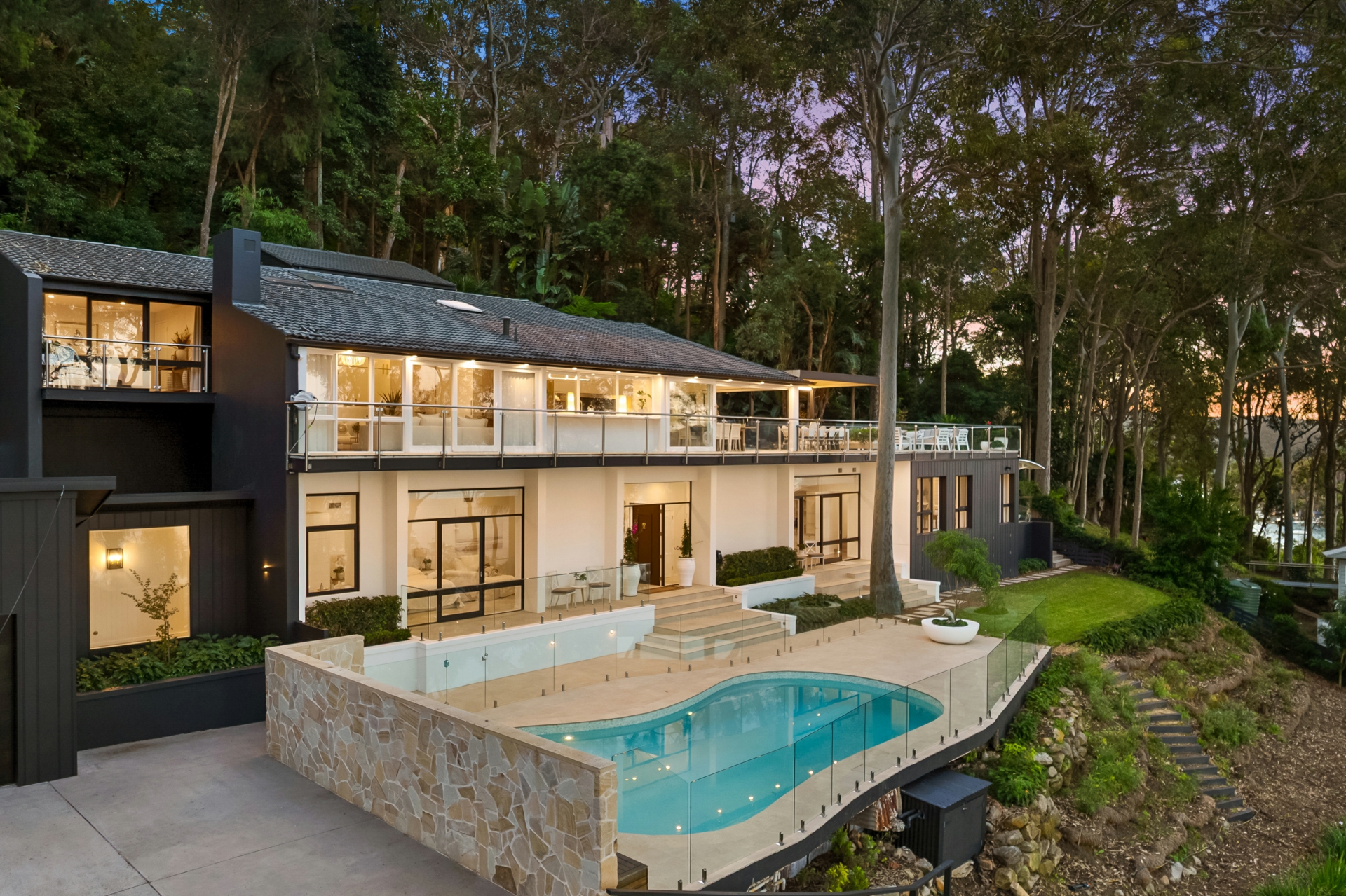 14 Baroona Road — photo from LJ Hooker Mona Vale