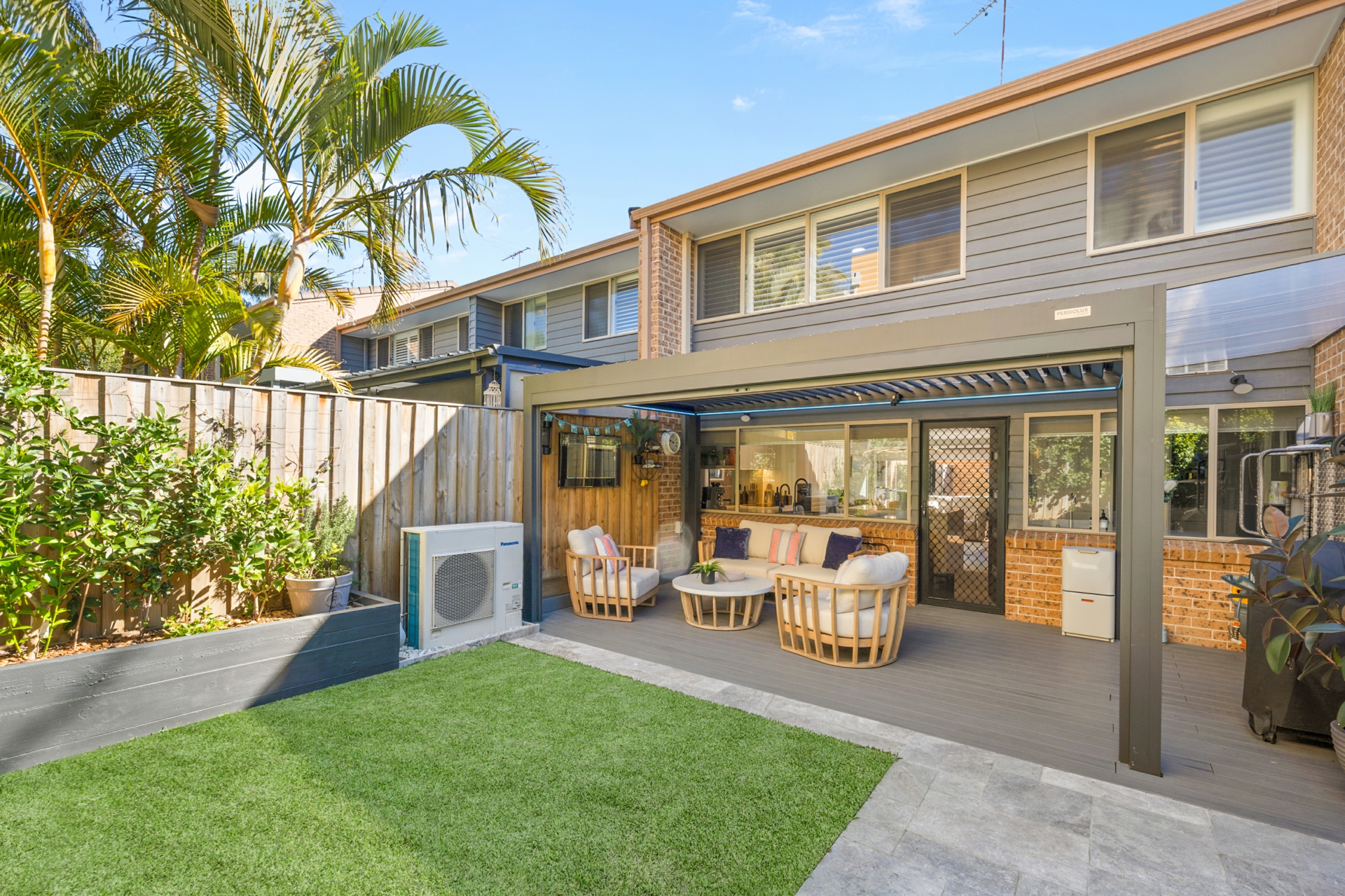 4/51-53 Darley Street East — photo from LJ Hooker Mona Vale