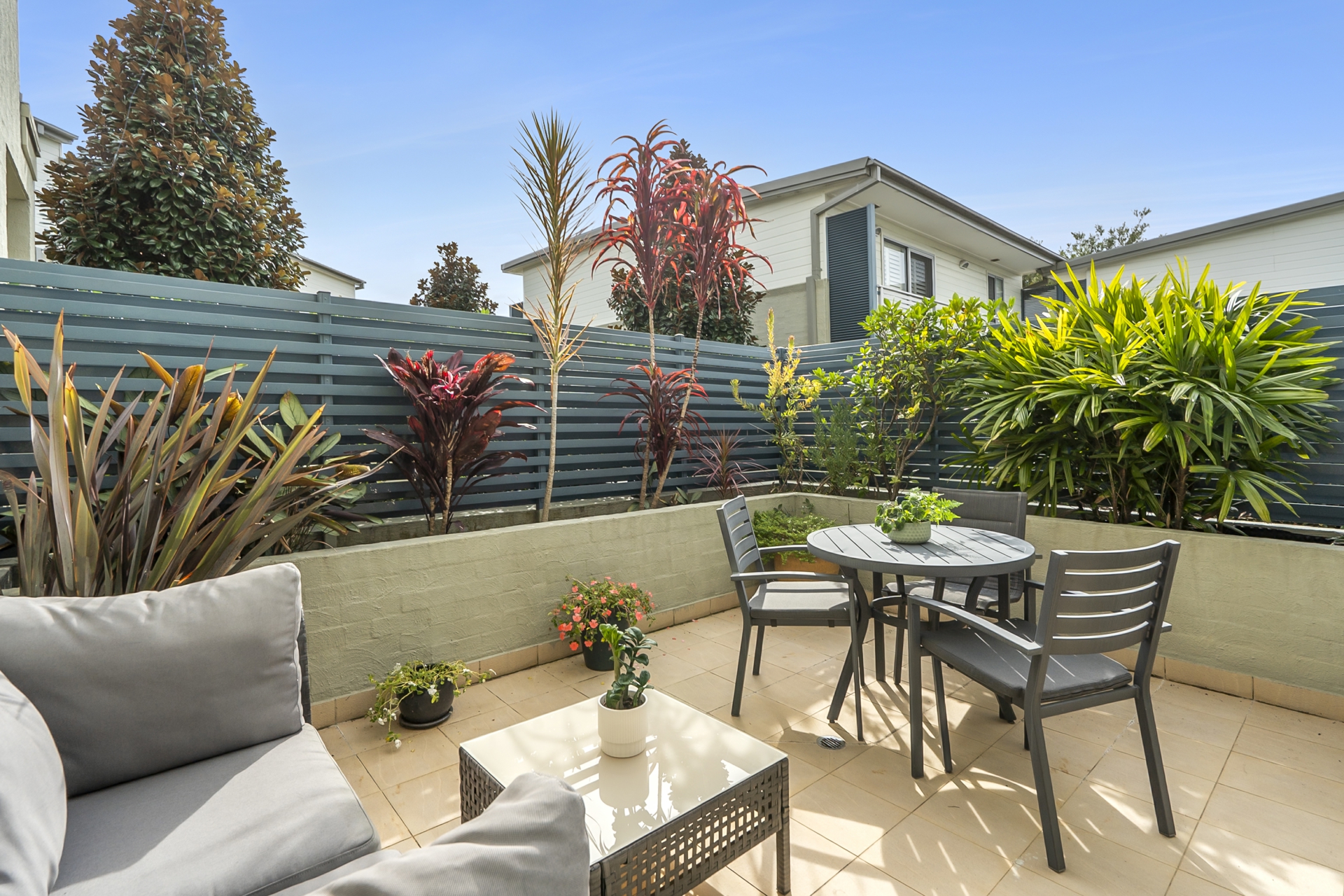 9/125 Darley Street West — photo 4 of 11