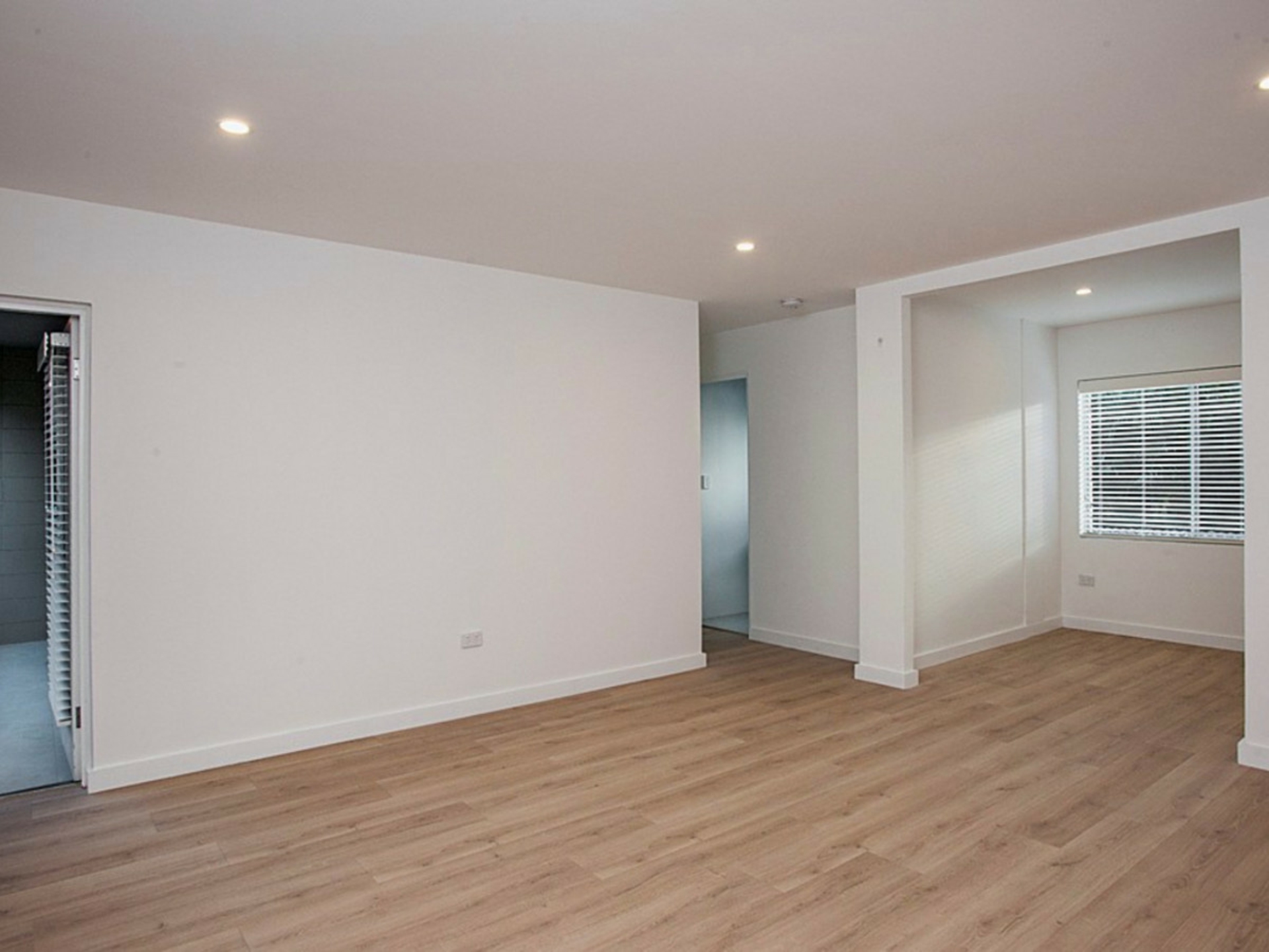2/3 Bassett Street — photo 7 of 19