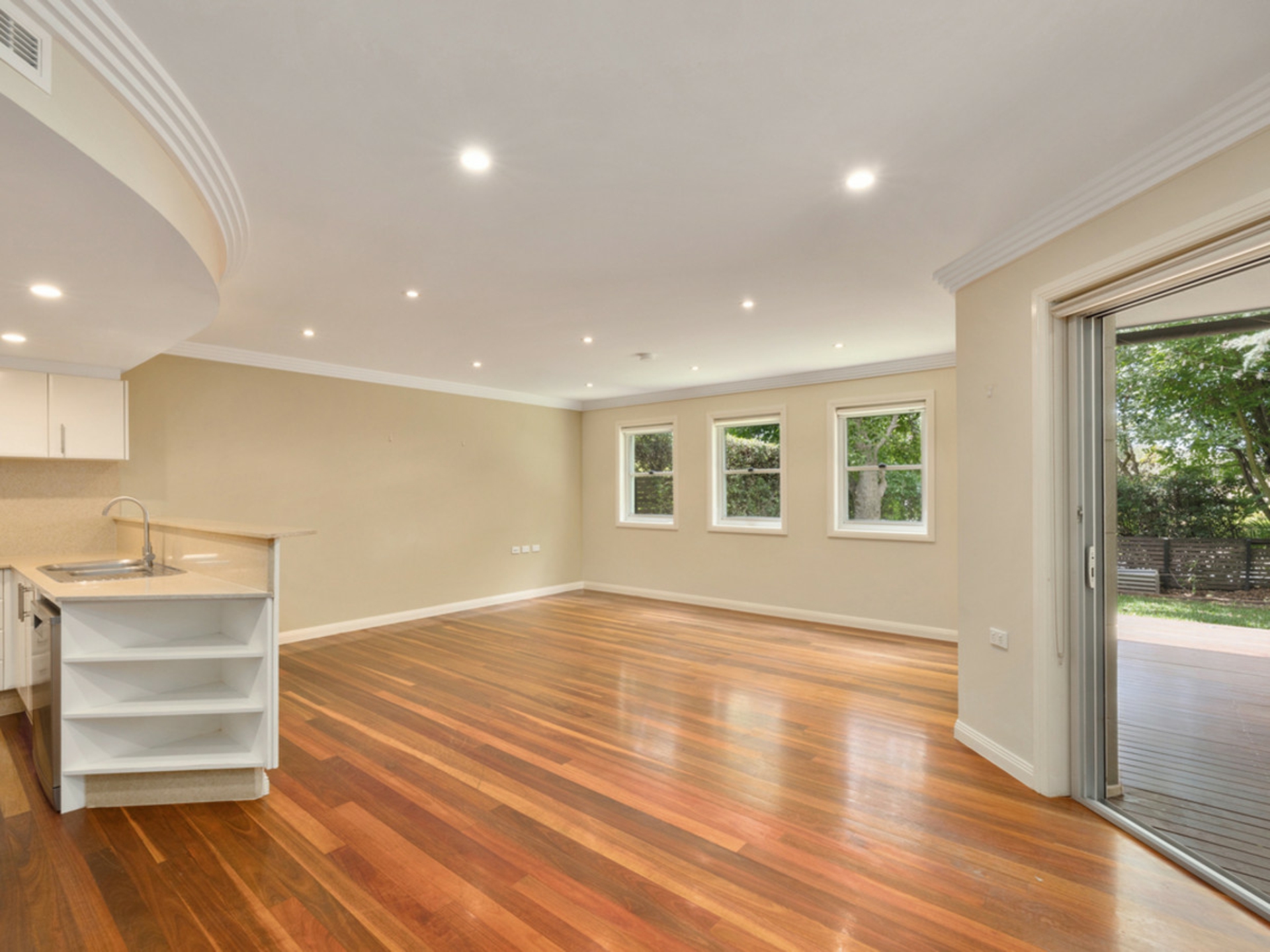1/1819-1823 Pittwater Road — photo 2 of 12