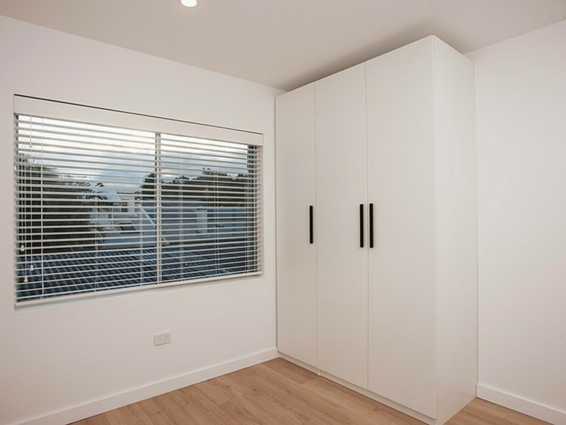 2/3 Bassett Street — photo 12 of 19