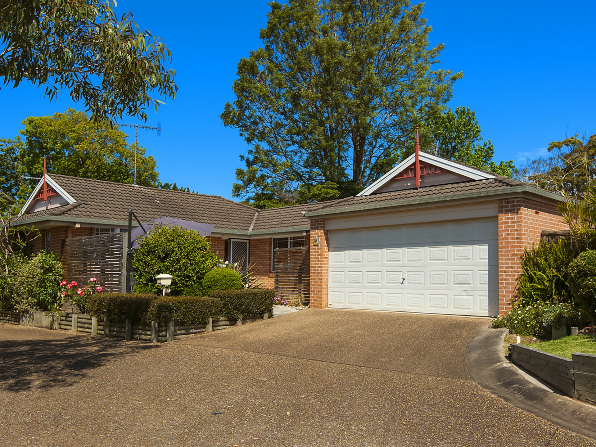 3F/1 Vineyard Street — photo from LJ Hooker Mona Vale