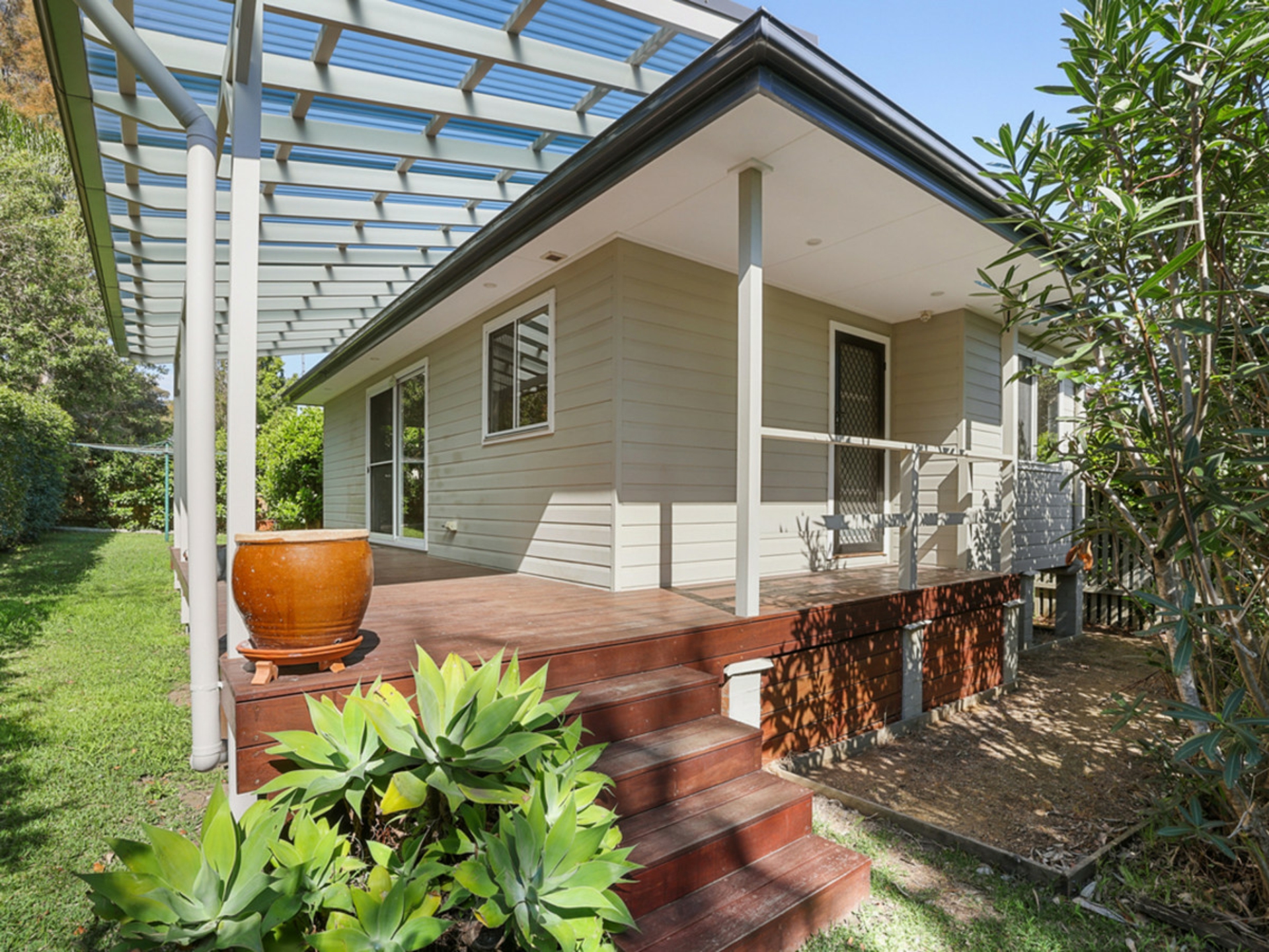 7b Princes Street — photo from LJ Hooker Mona Vale