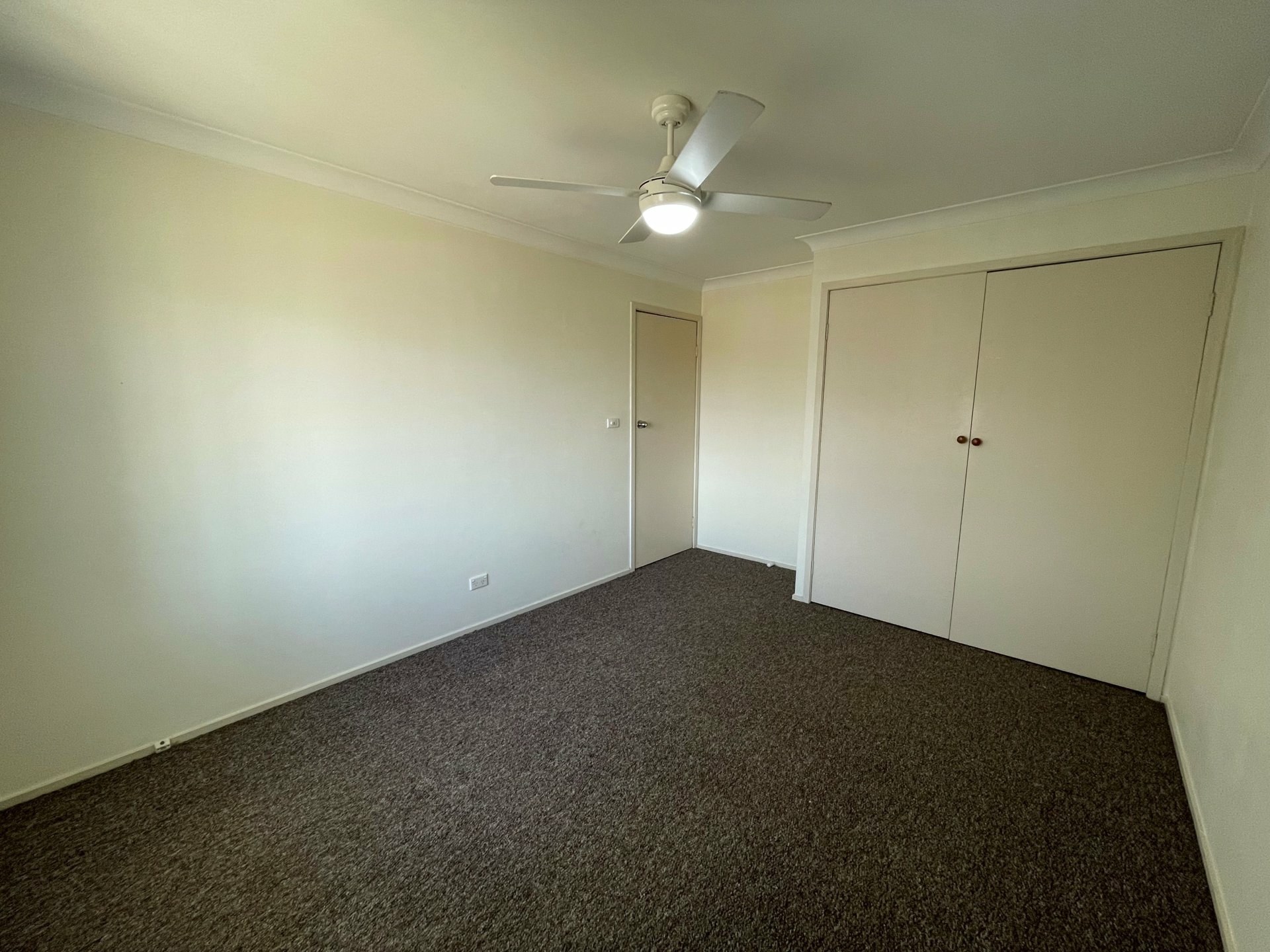 8 Jirang Place, GLENMORE PARK