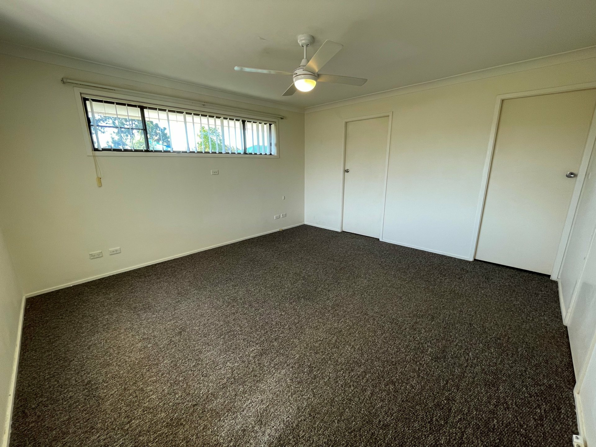 8 Jirang Place, GLENMORE PARK