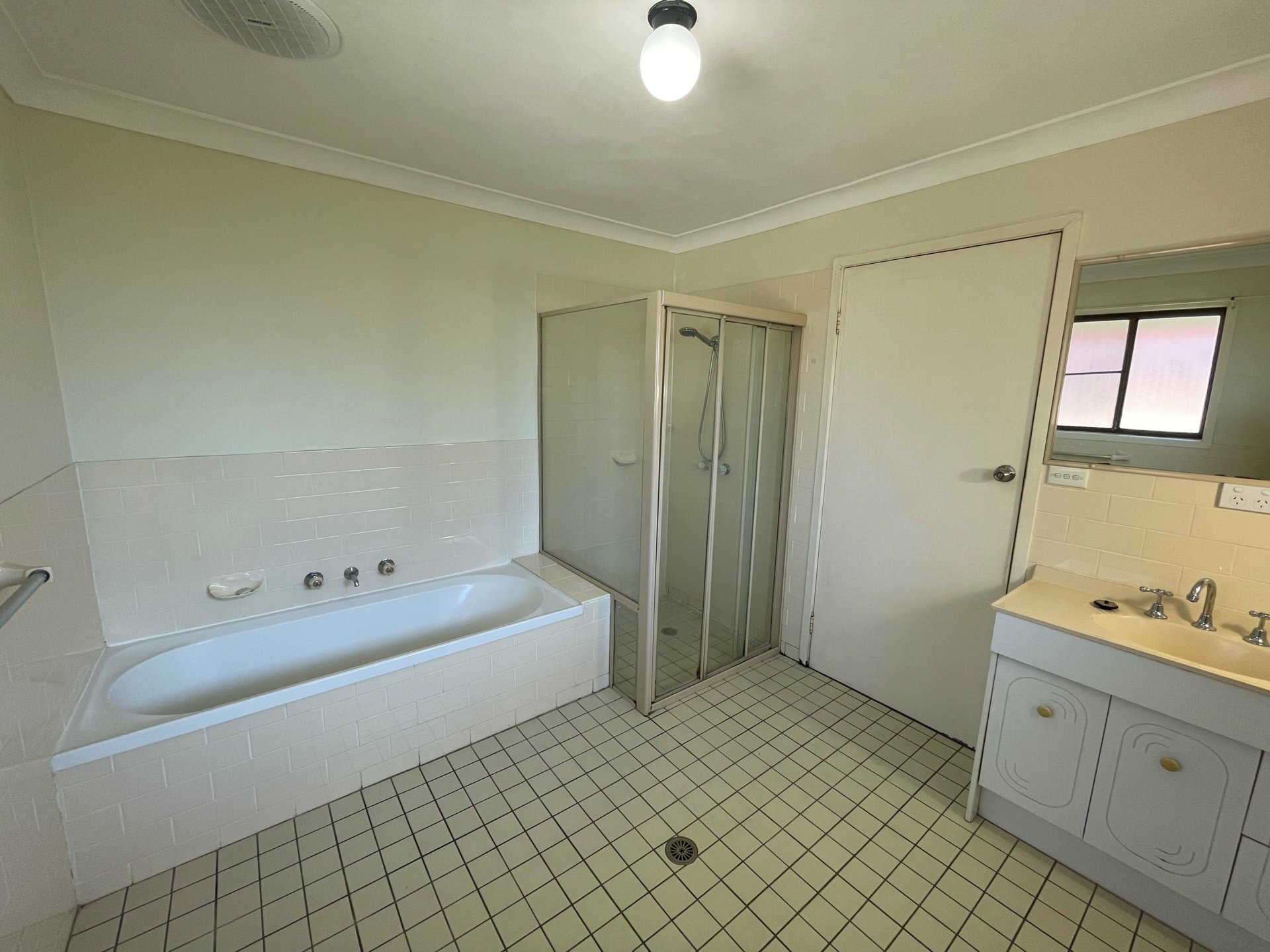 8 Jirang Place, GLENMORE PARK
