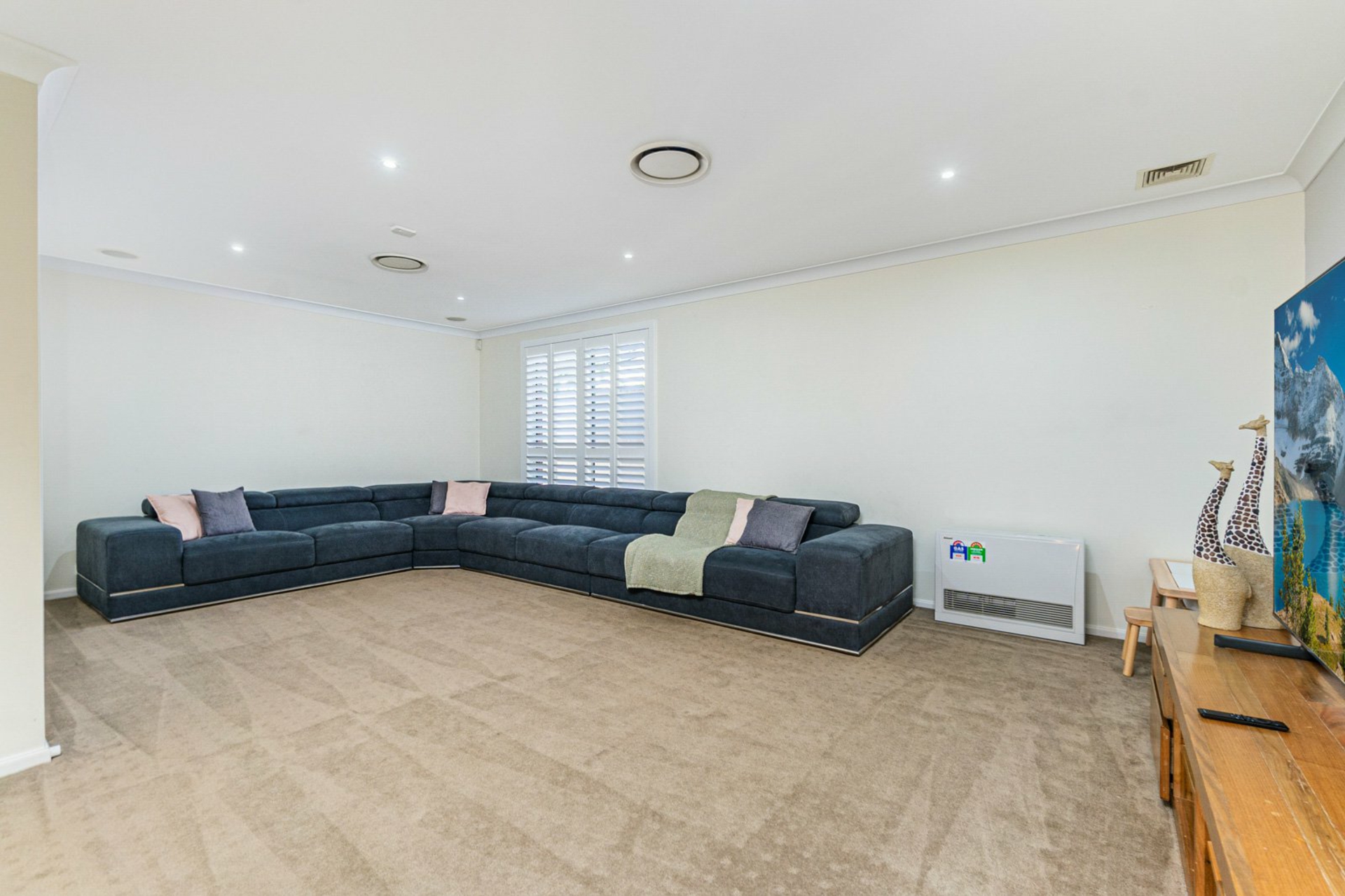 250 Caddens Road, CLAREMONT MEADOWS