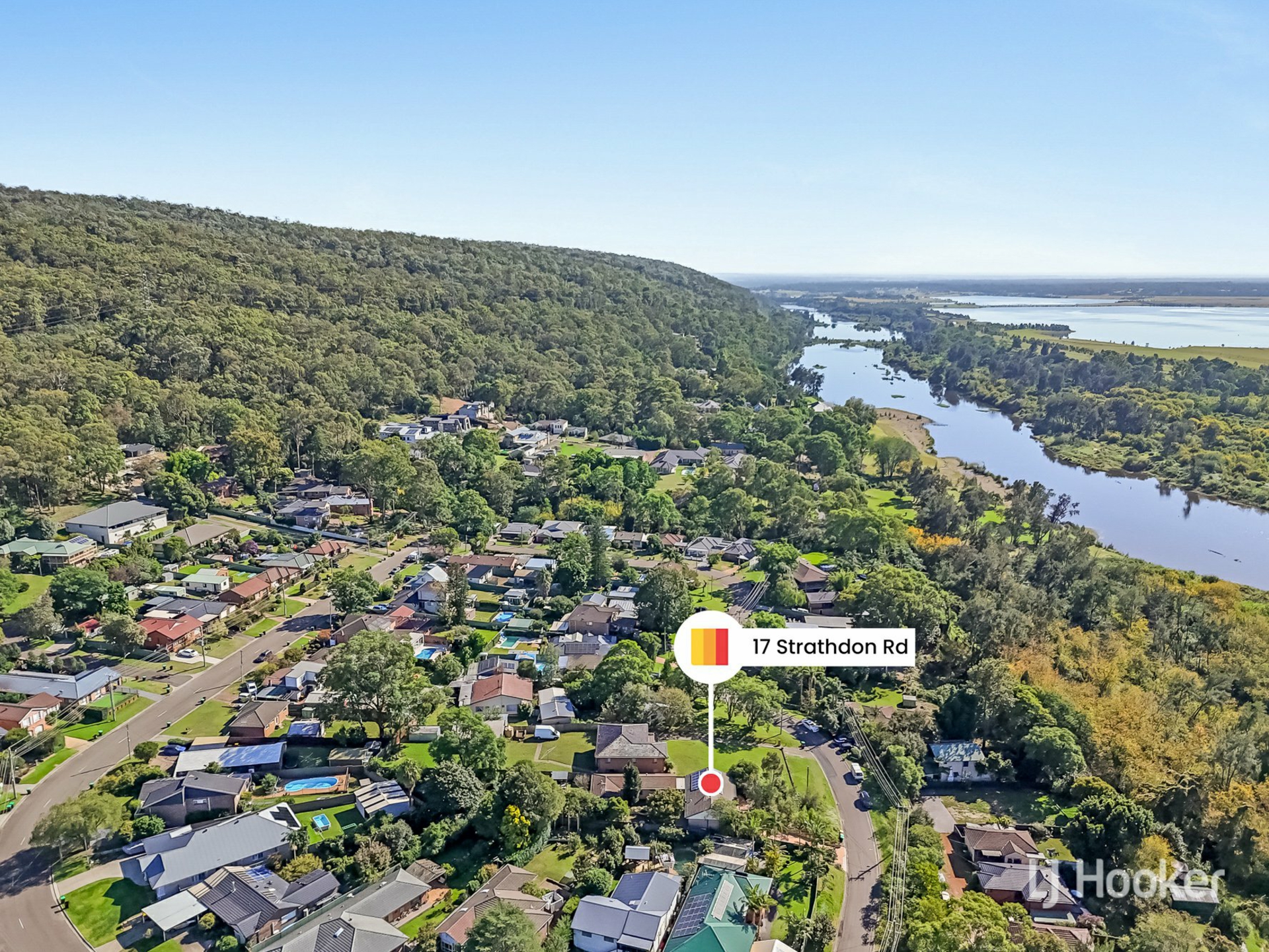 17 Strathdon Road — photo 3 of 23