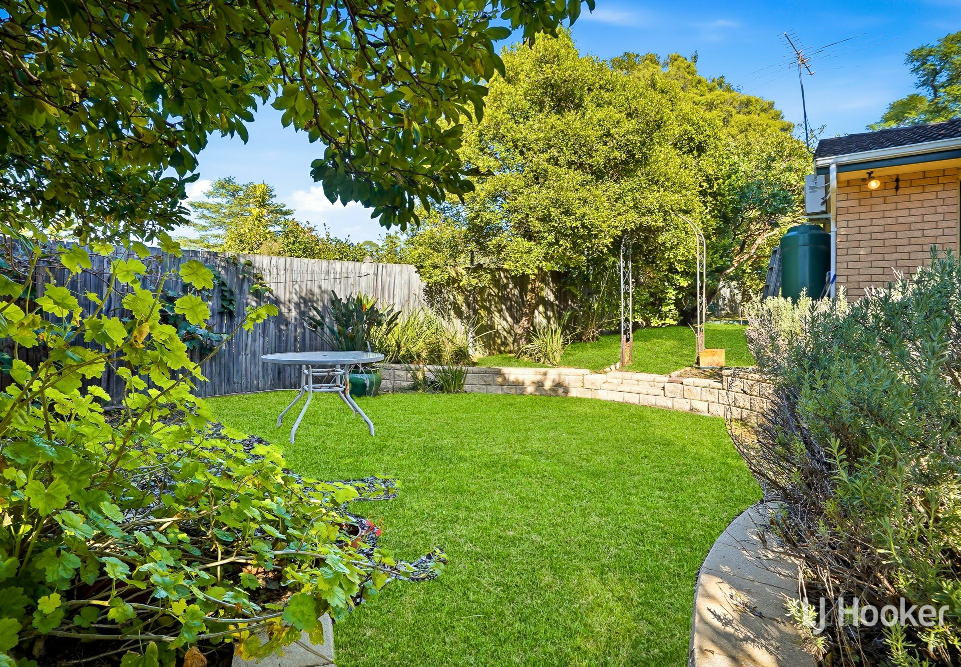 17 Strathdon Road — photo 8 of 23