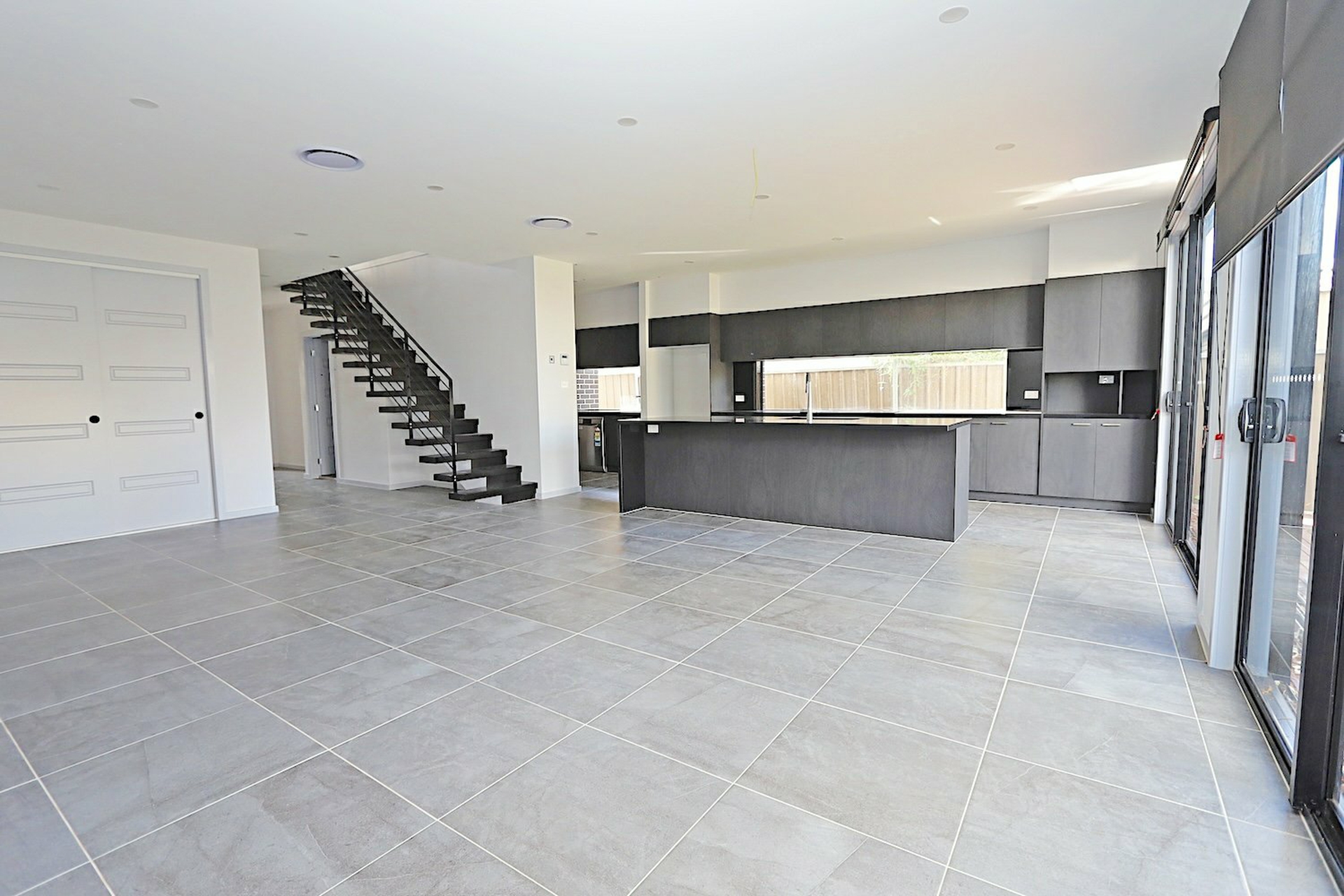 1/82 Doonmore Street — photo 3 of 11