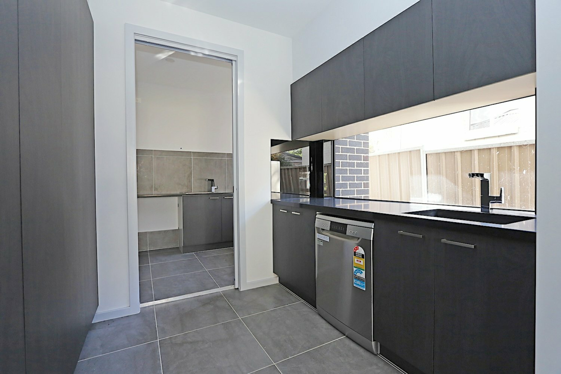 1/82 Doonmore Street — photo 5 of 11