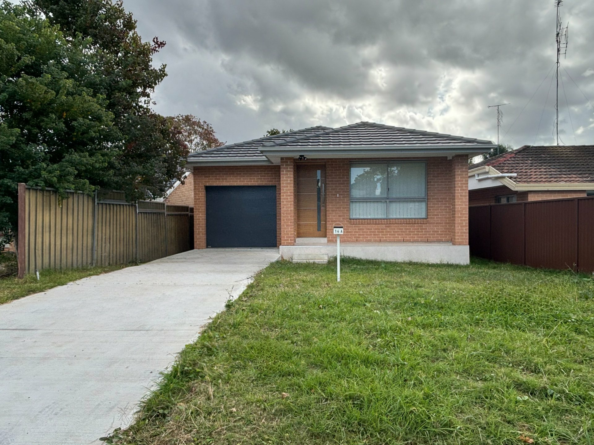 1 Warragamba Crescent — photo 2 of 13