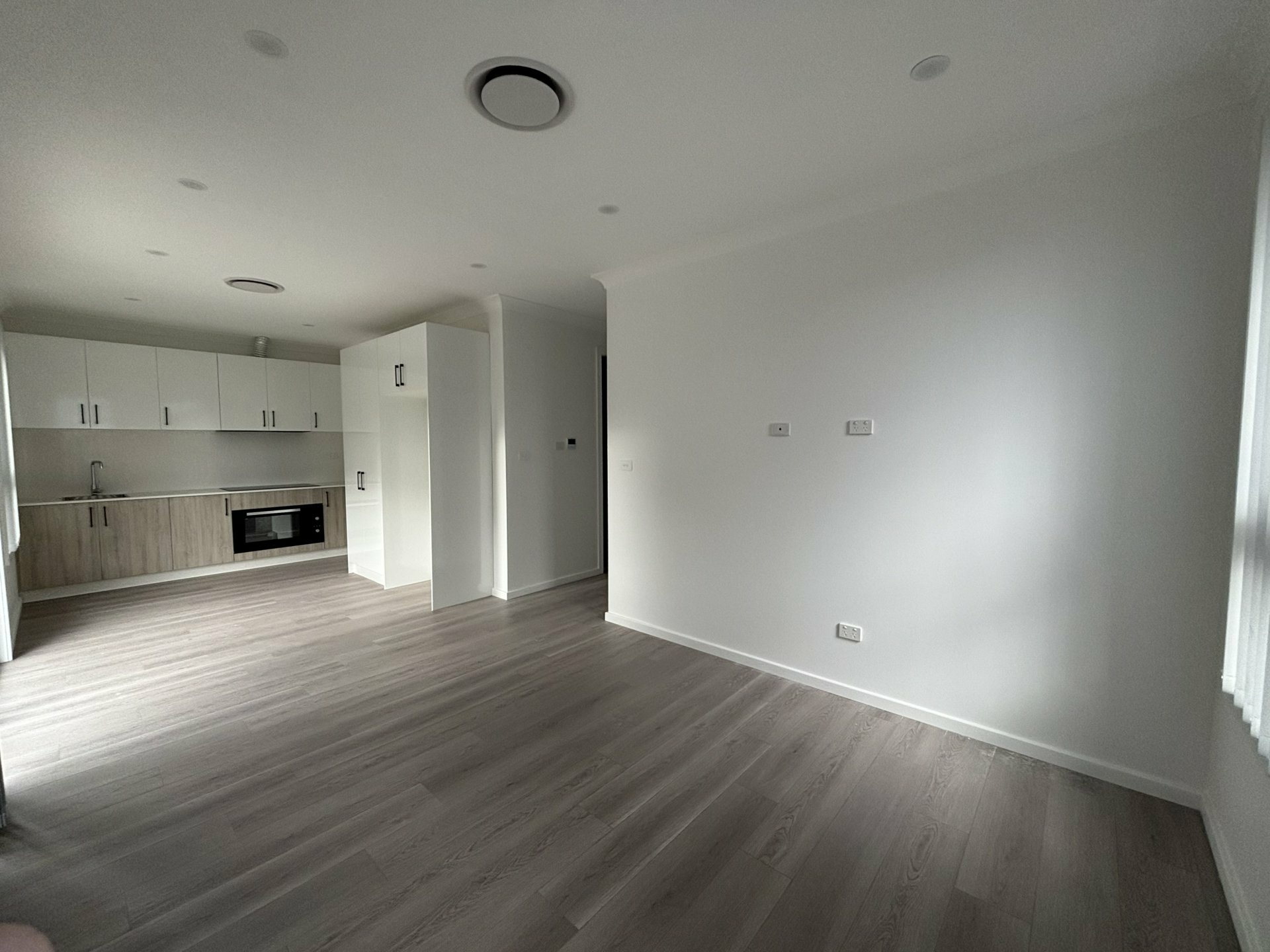 1 Warragamba Crescent — photo 4 of 13