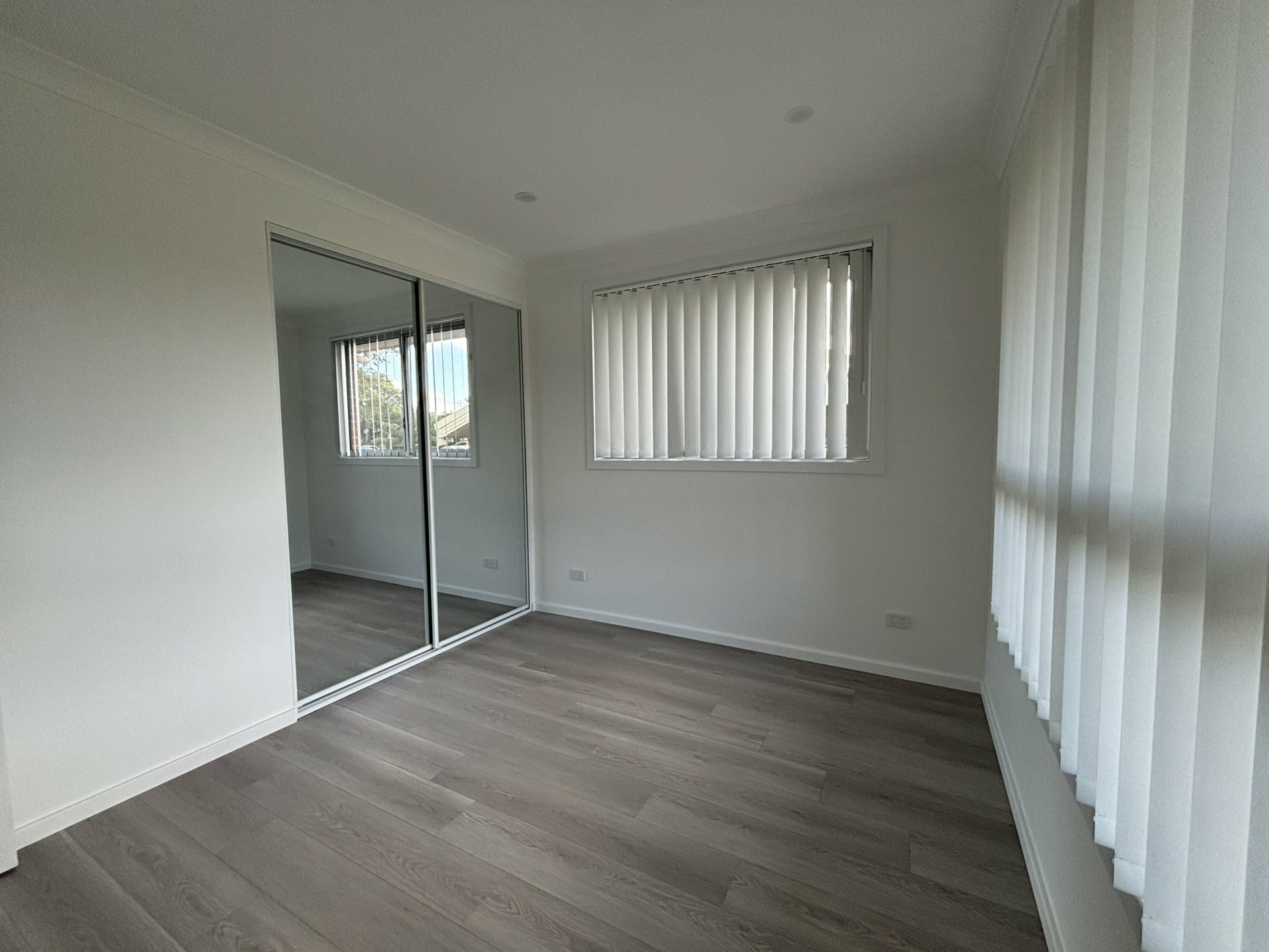 1 Warragamba Crescent — photo 8 of 13