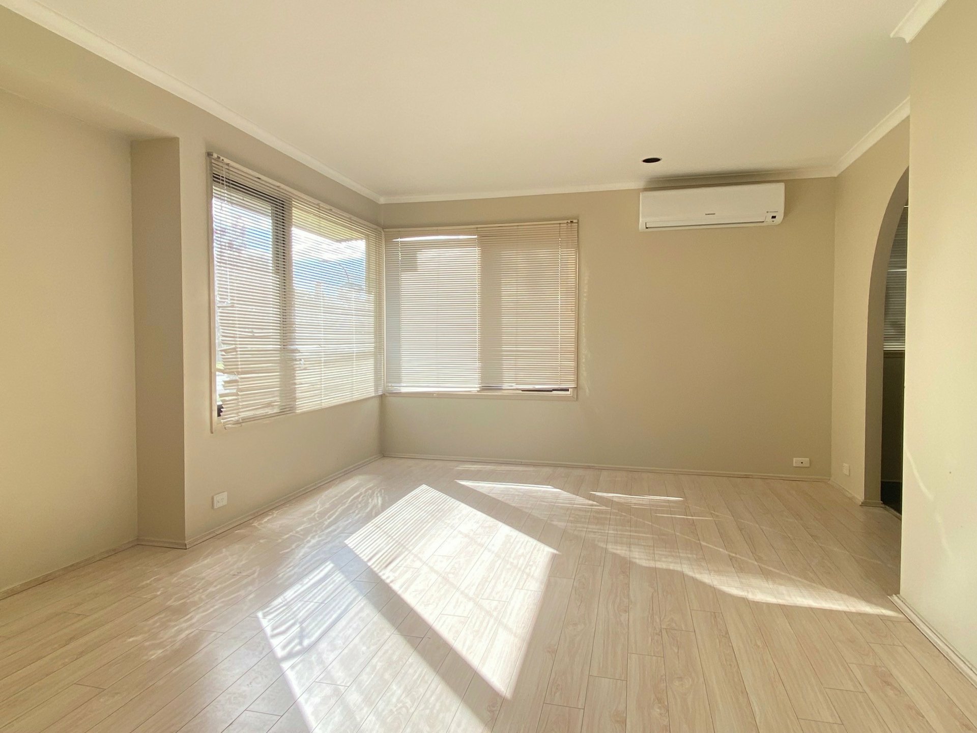 70 York Road — photo 3 of 5