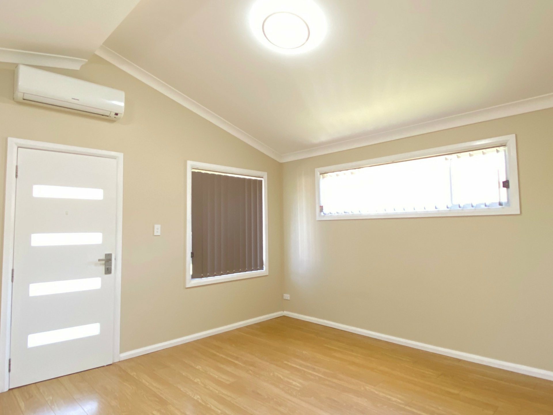 30A Racecourse Road — photo 2 of 9