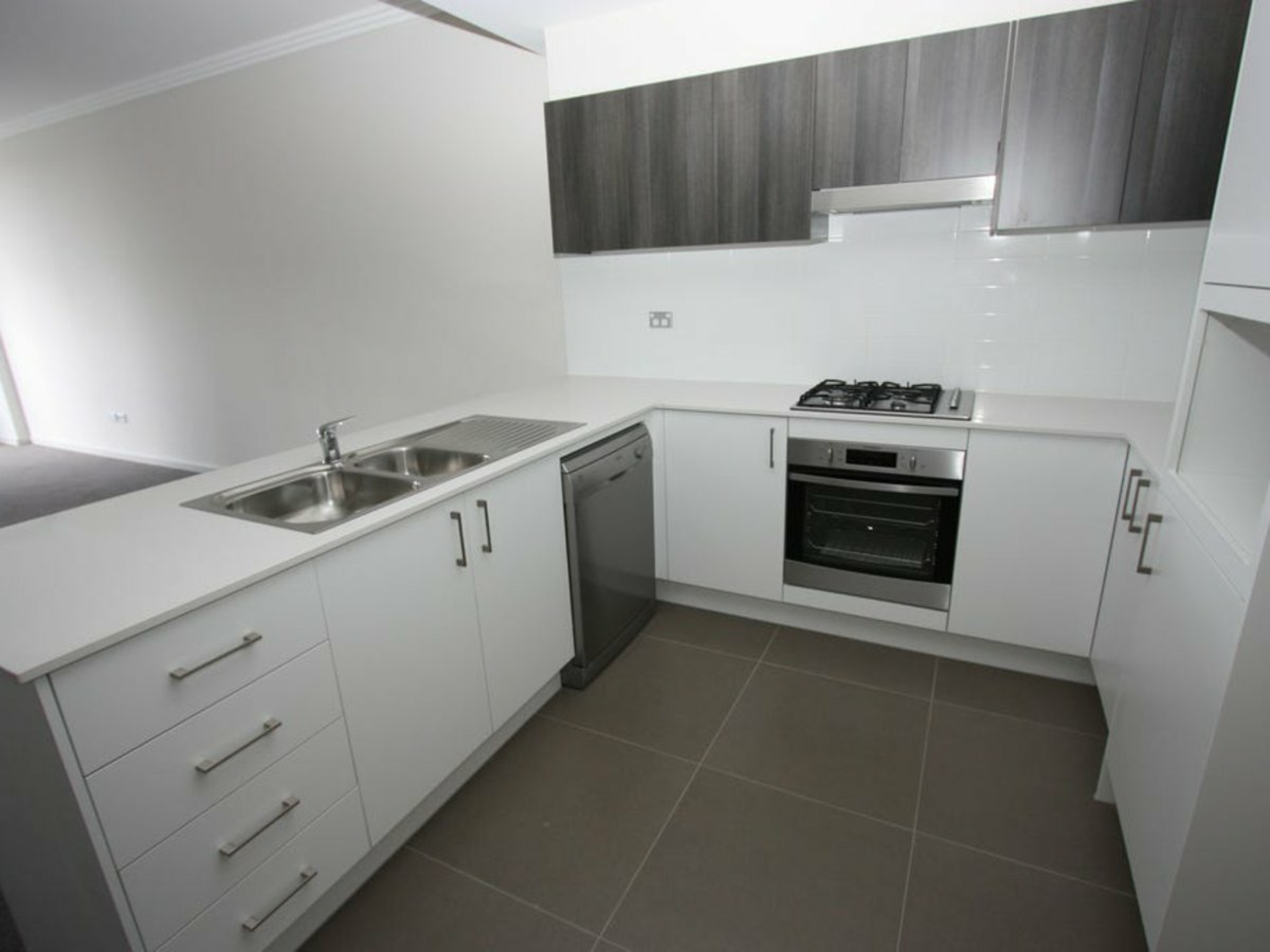 Apartment 503A/48-56 Derby Street — photo 2 of 3