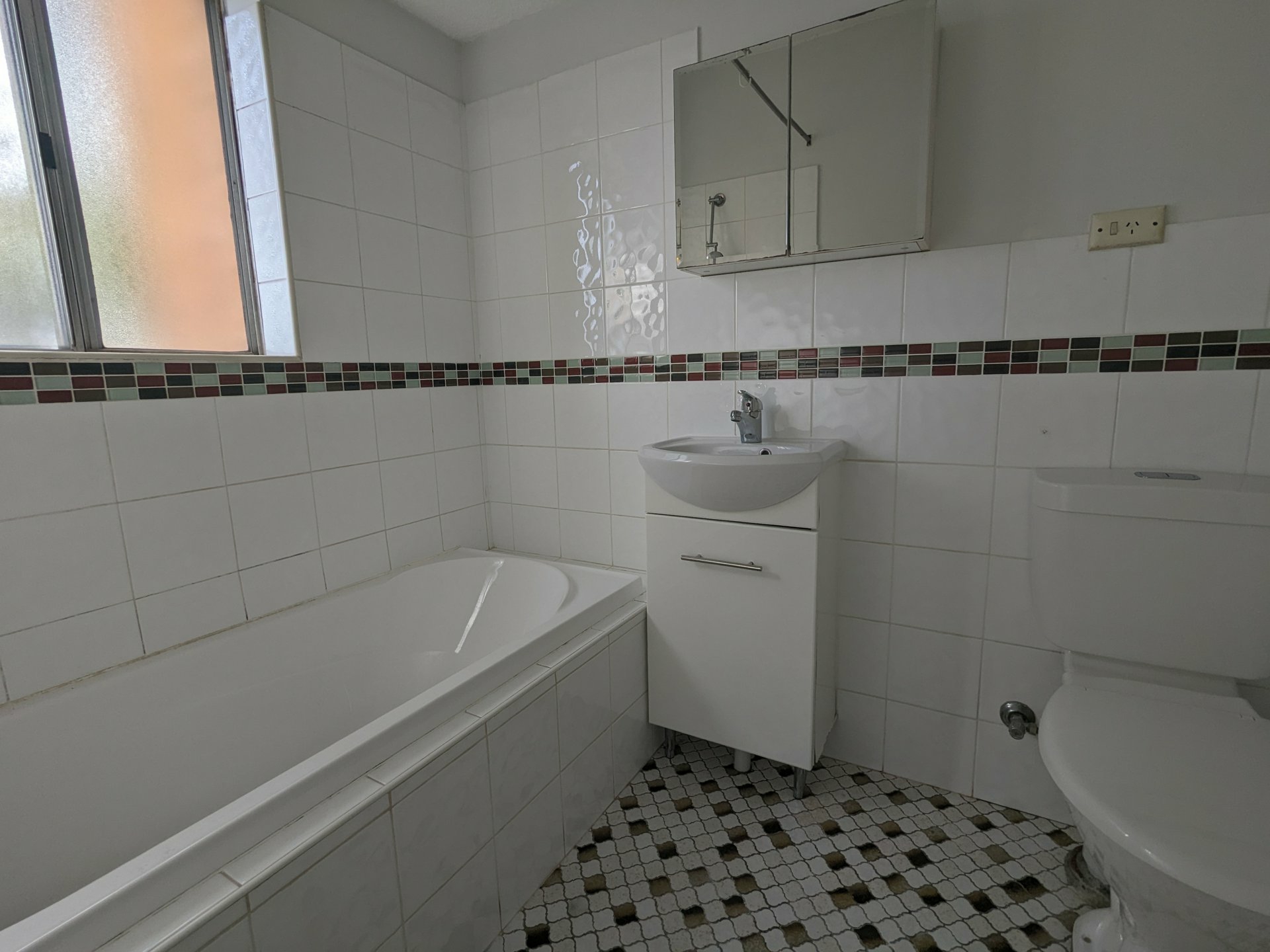 2/4 John Tipping Grove — photo 4 of 8