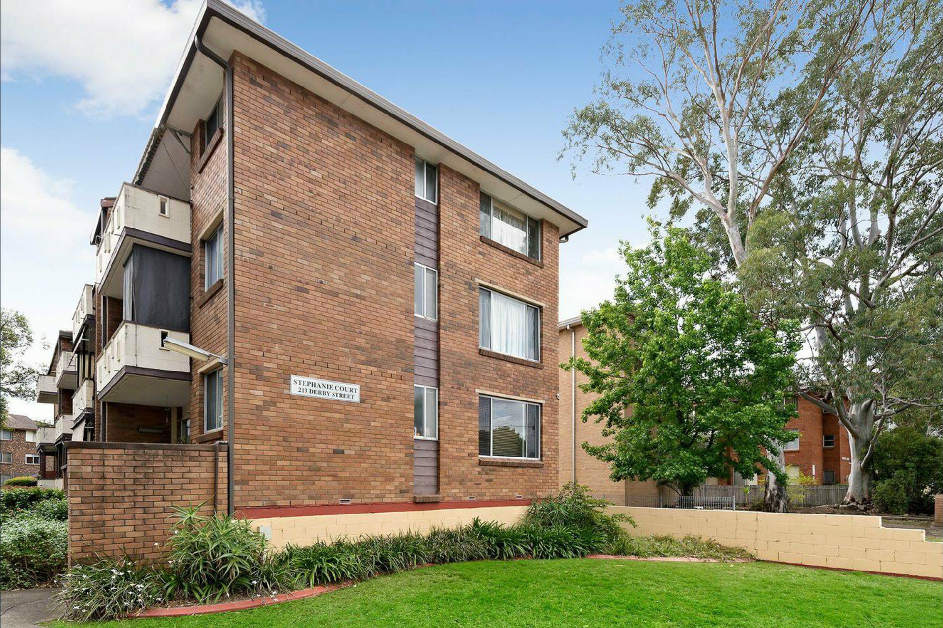 2/213 Derby Street — photo from LJ Hooker Penrith