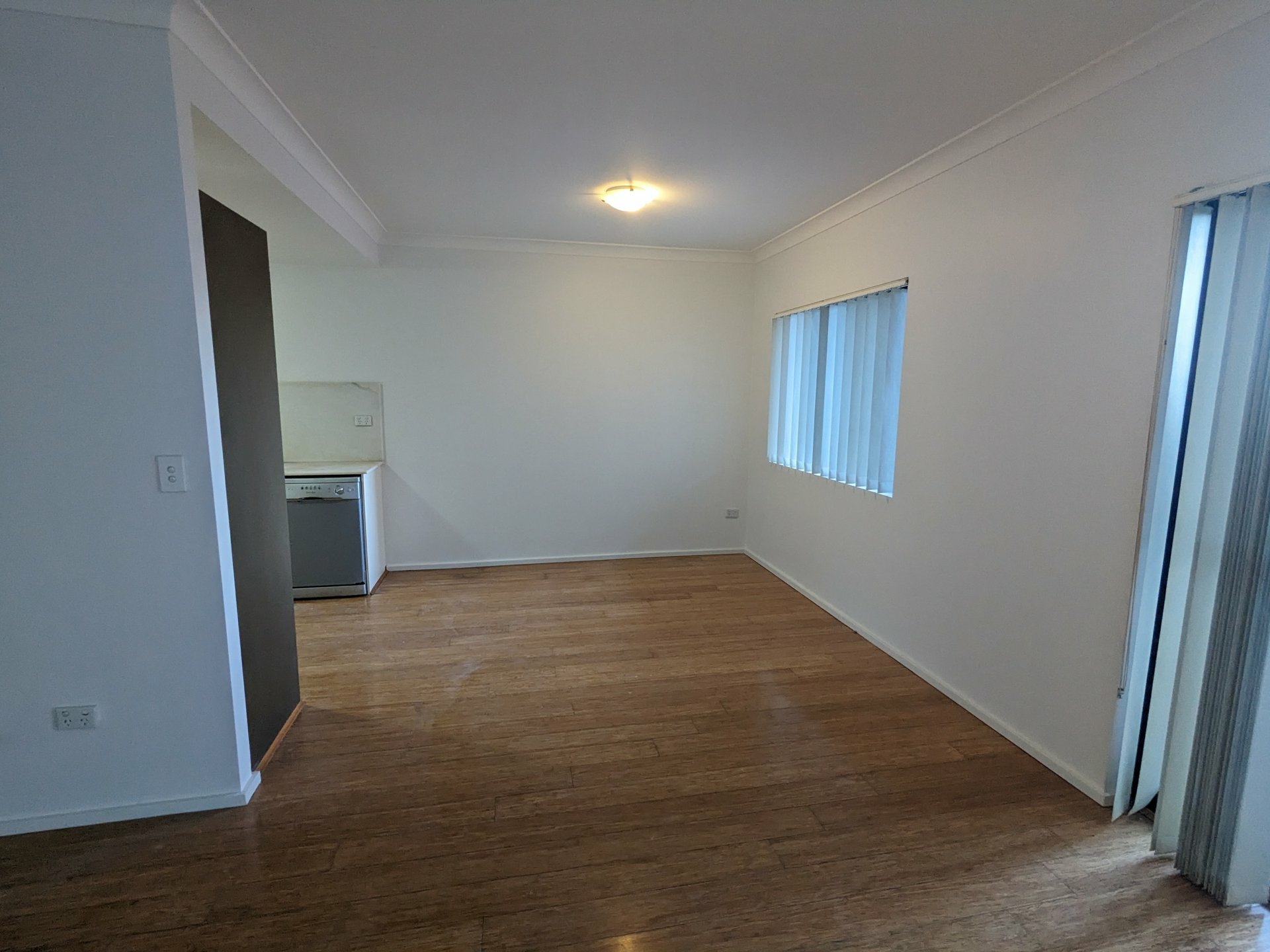 3/54 KIng Street — photo 4 of 9