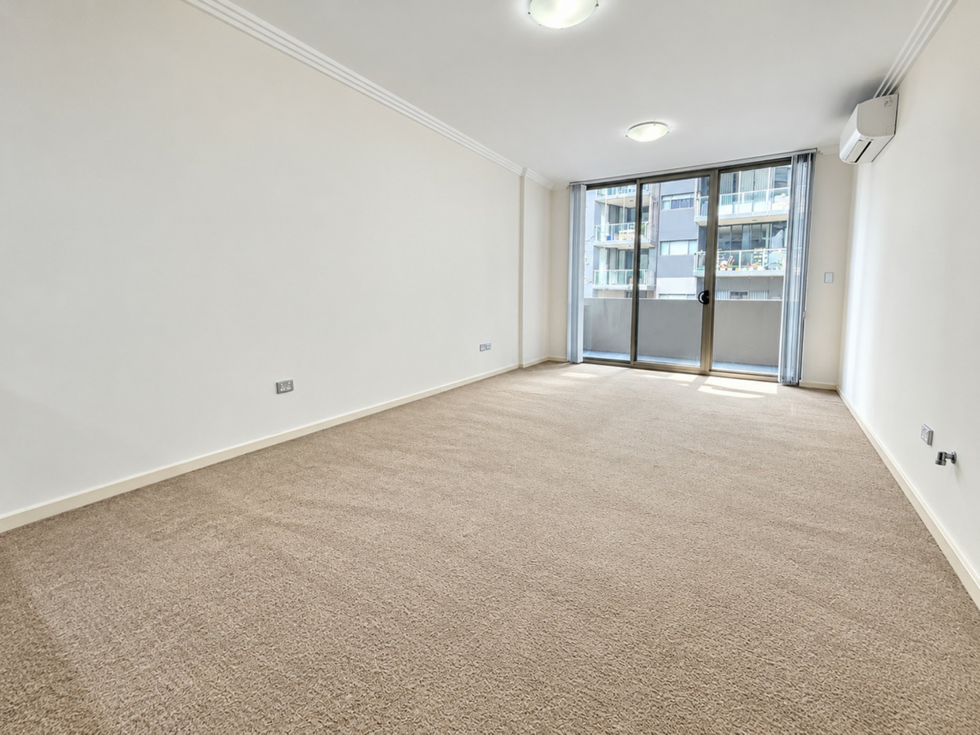 102C/48-56 Derby Street — photo 2 of 6