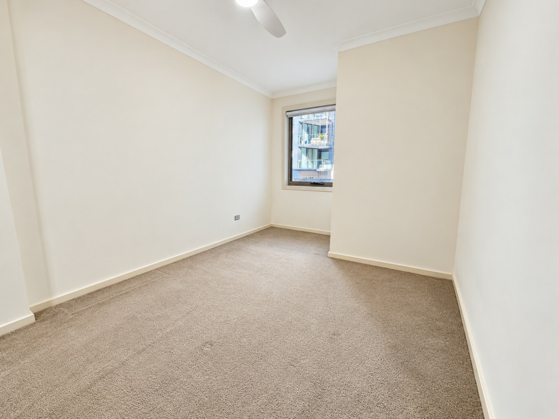 102C/48-56 Derby Street — photo 6 of 6