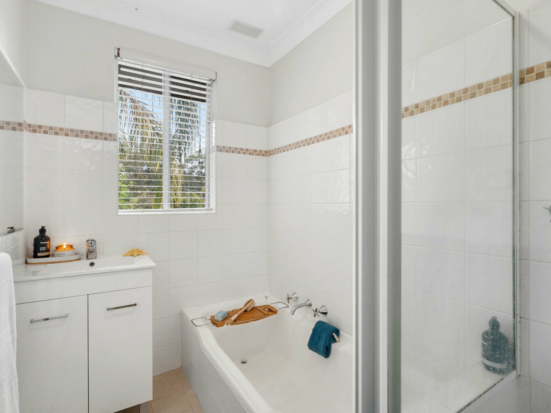 41 Lakeview Parade, WARRIEWOOD