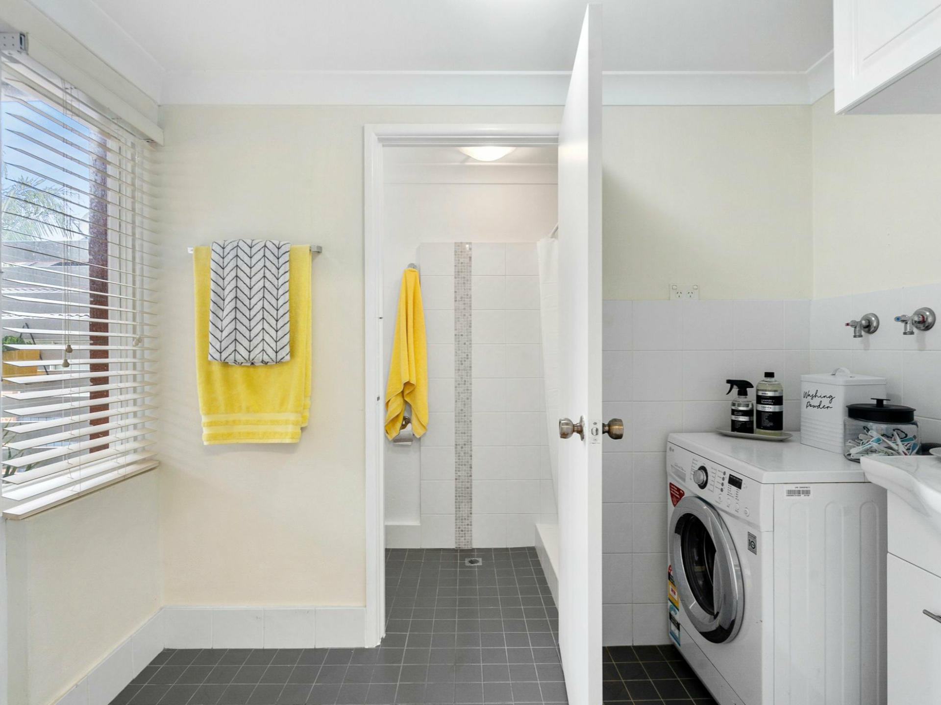 41 Lakeview Parade, WARRIEWOOD
