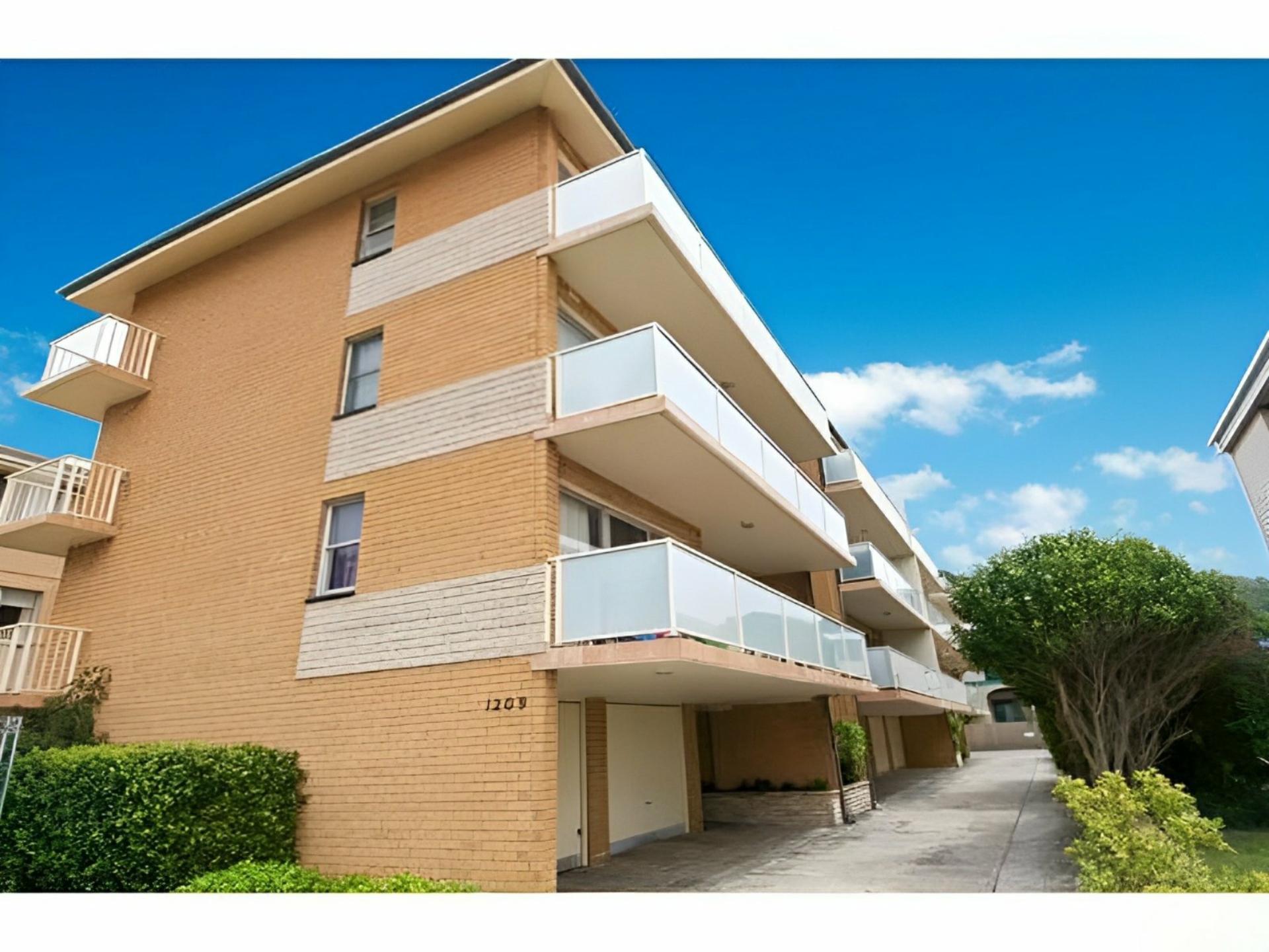 2/1209 Pittwater Road, COLLAROY