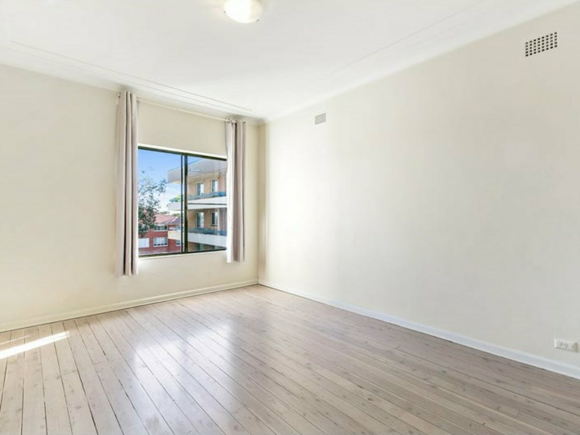 1/94 Crown Road, QUEENSCLIFF