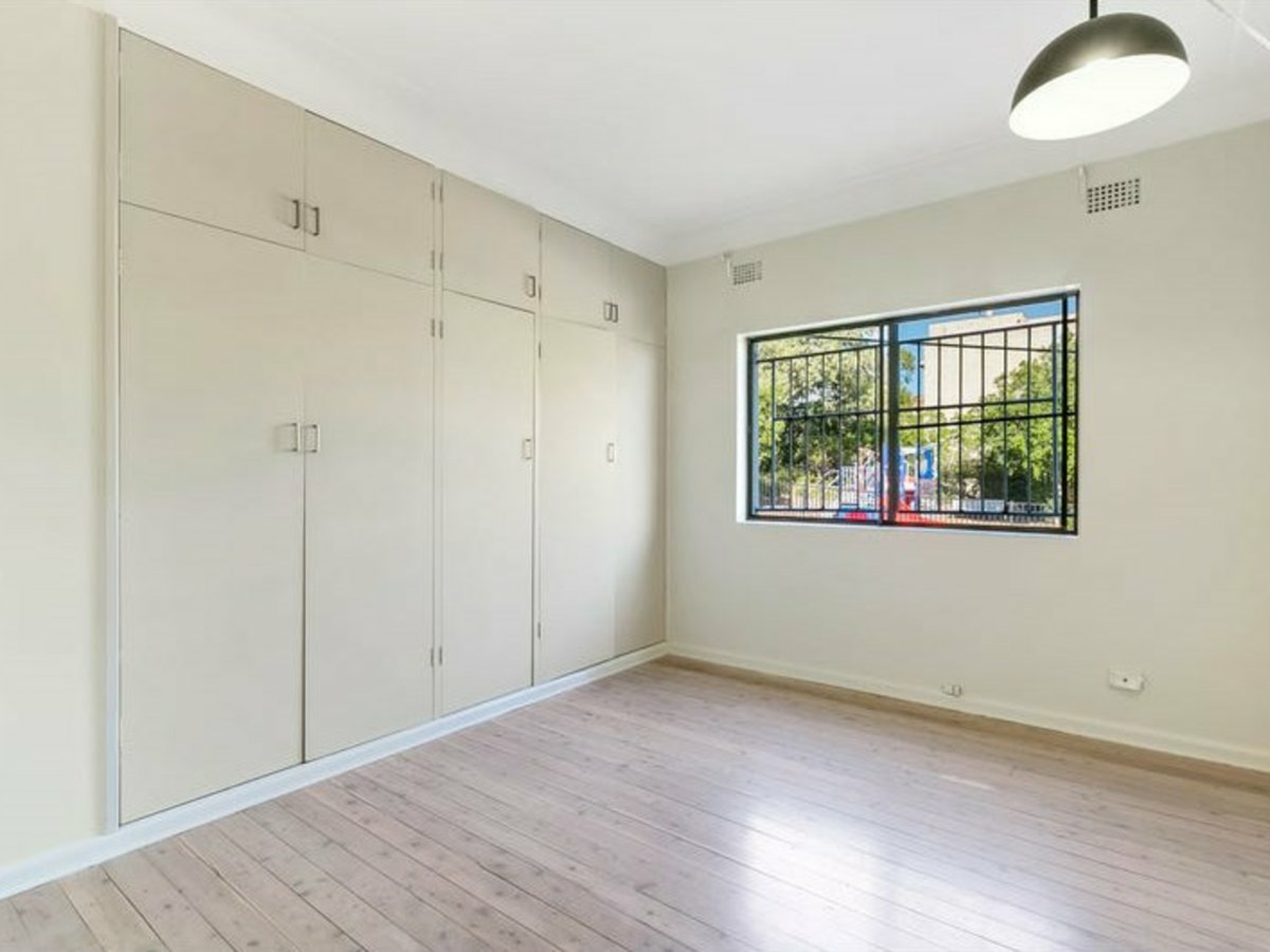 1/94 Crown Road, QUEENSCLIFF