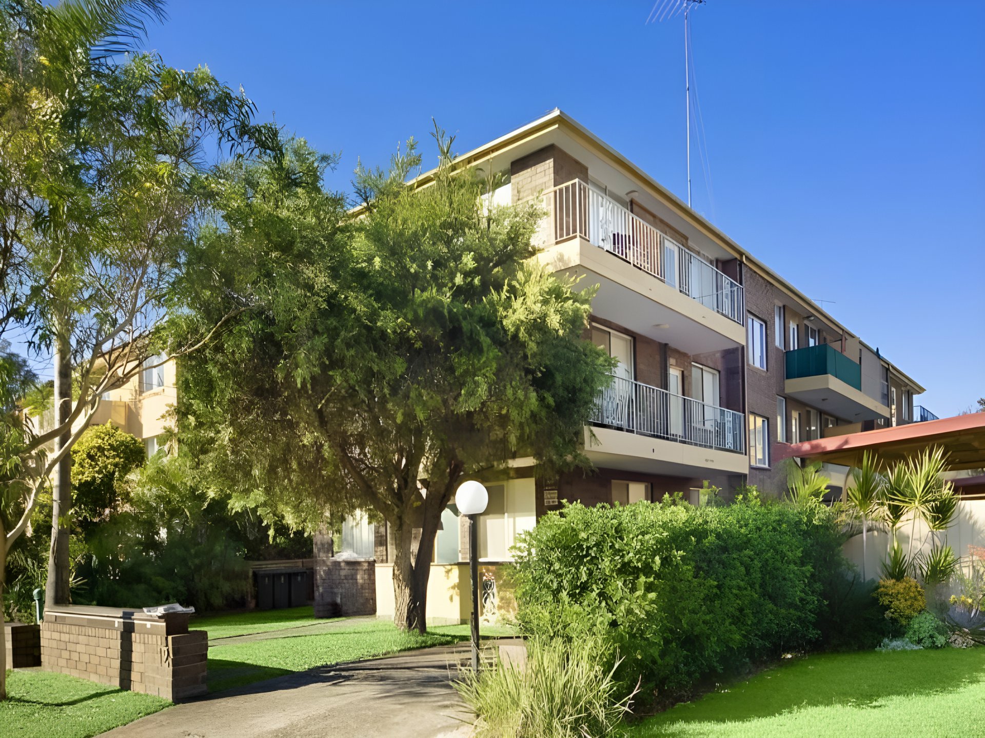 9/12 Frazer Street, COLLAROY