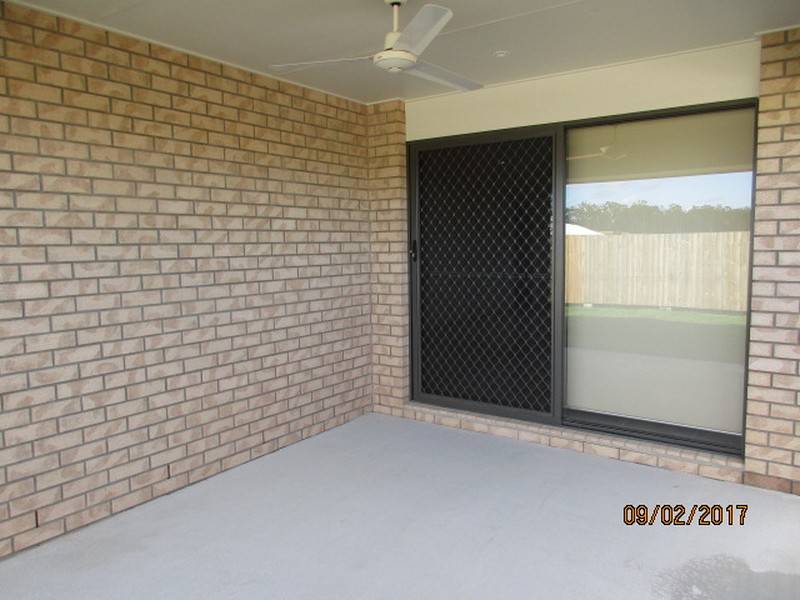 12 Kangaroo Crescent, SPRINGFIELD LAKES