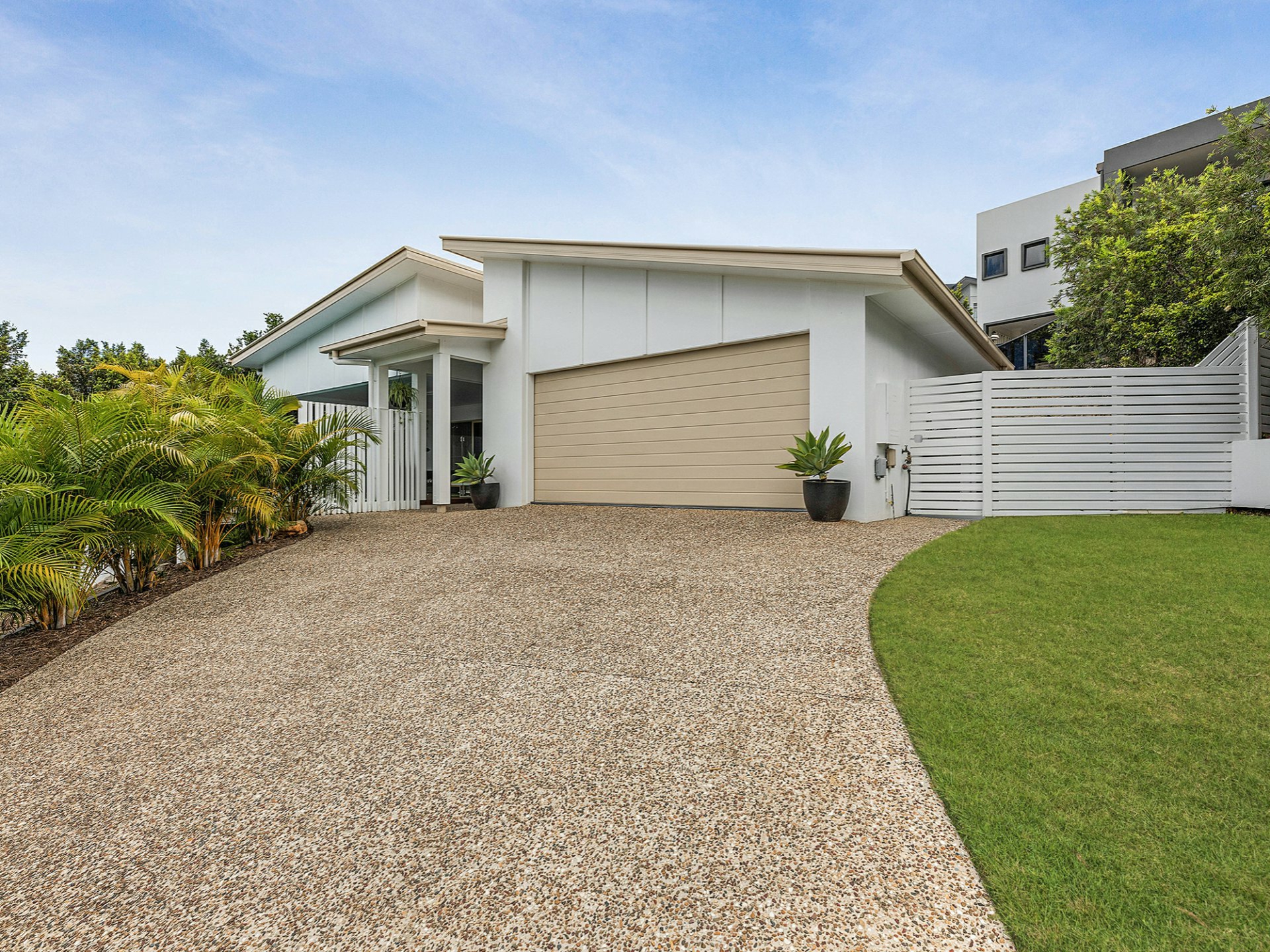 8 Seanna Place, Brookwater