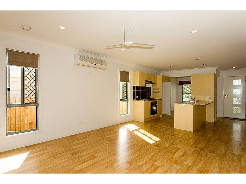 18 Periwinkle Lane, SPRINGFIELD LAKES