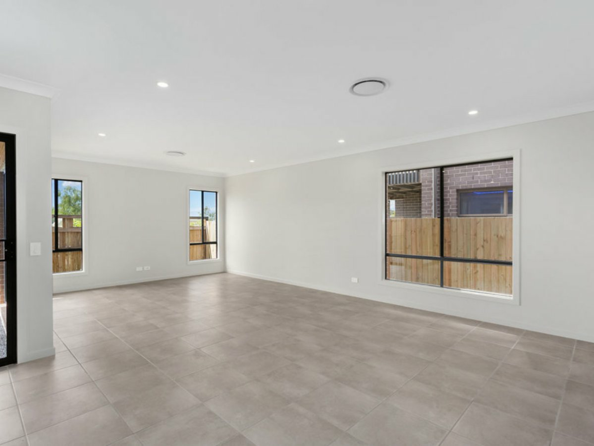 55 Mark Dillon Circuit, SPRING MOUNTAIN
