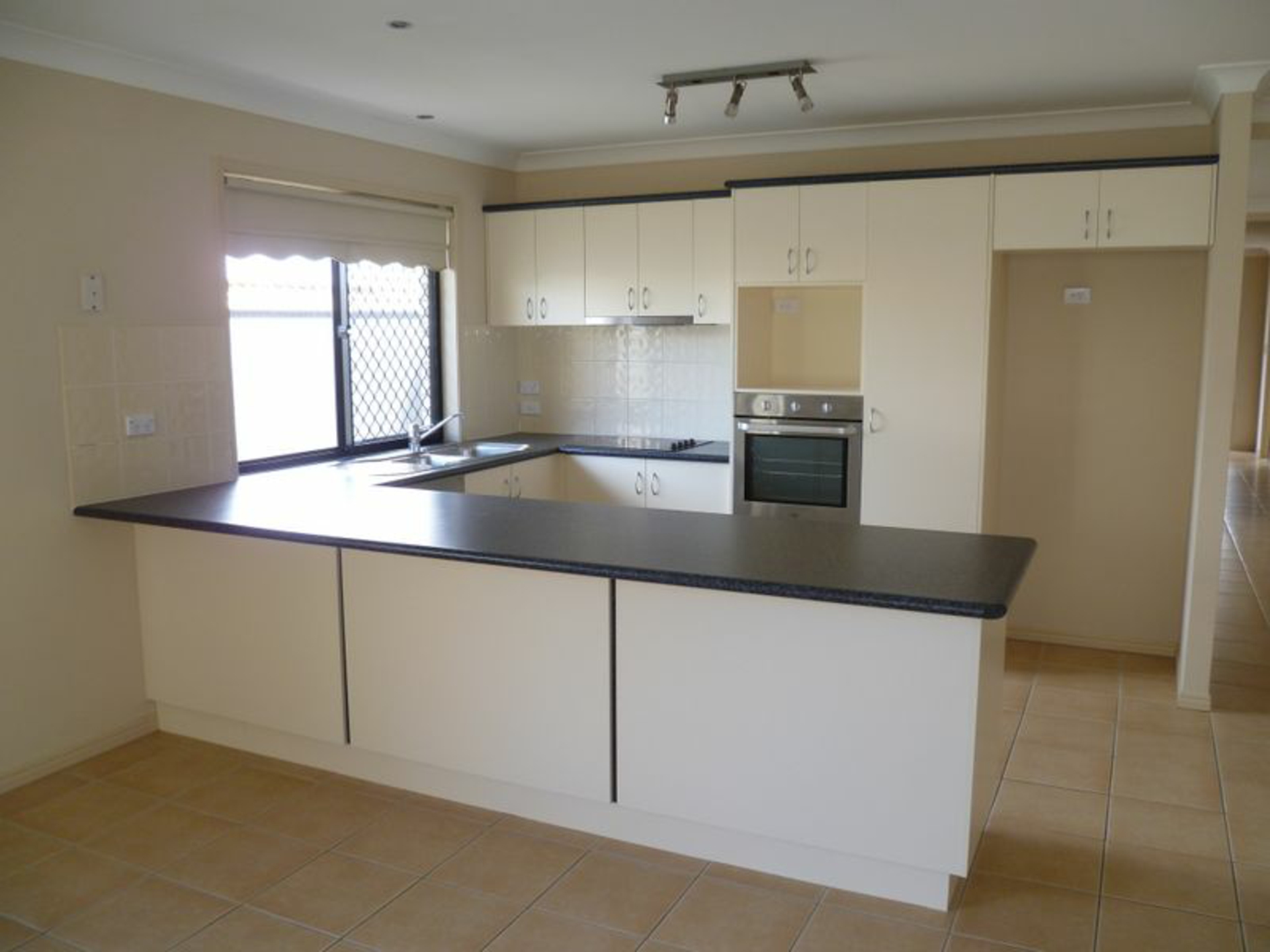 38 Liberty Crescent, SPRINGFIELD LAKES