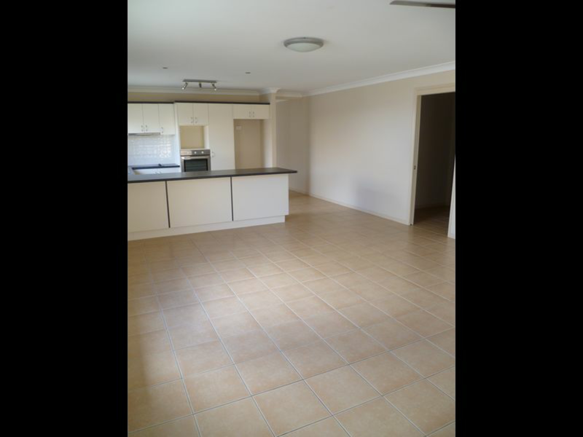 38 Liberty Crescent, SPRINGFIELD LAKES