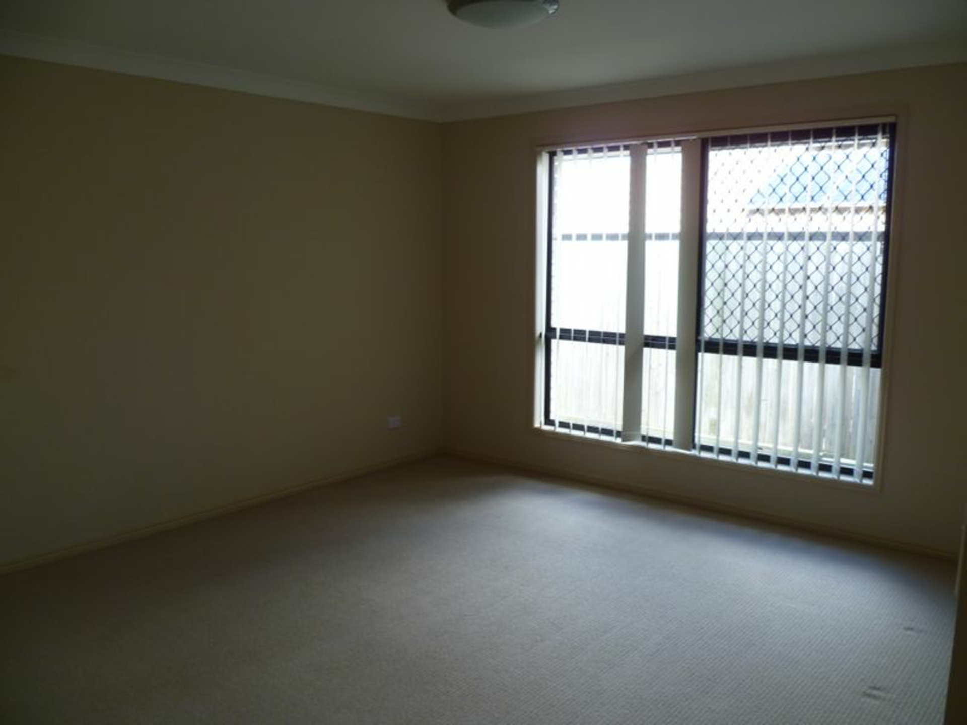 38 Liberty Crescent, SPRINGFIELD LAKES