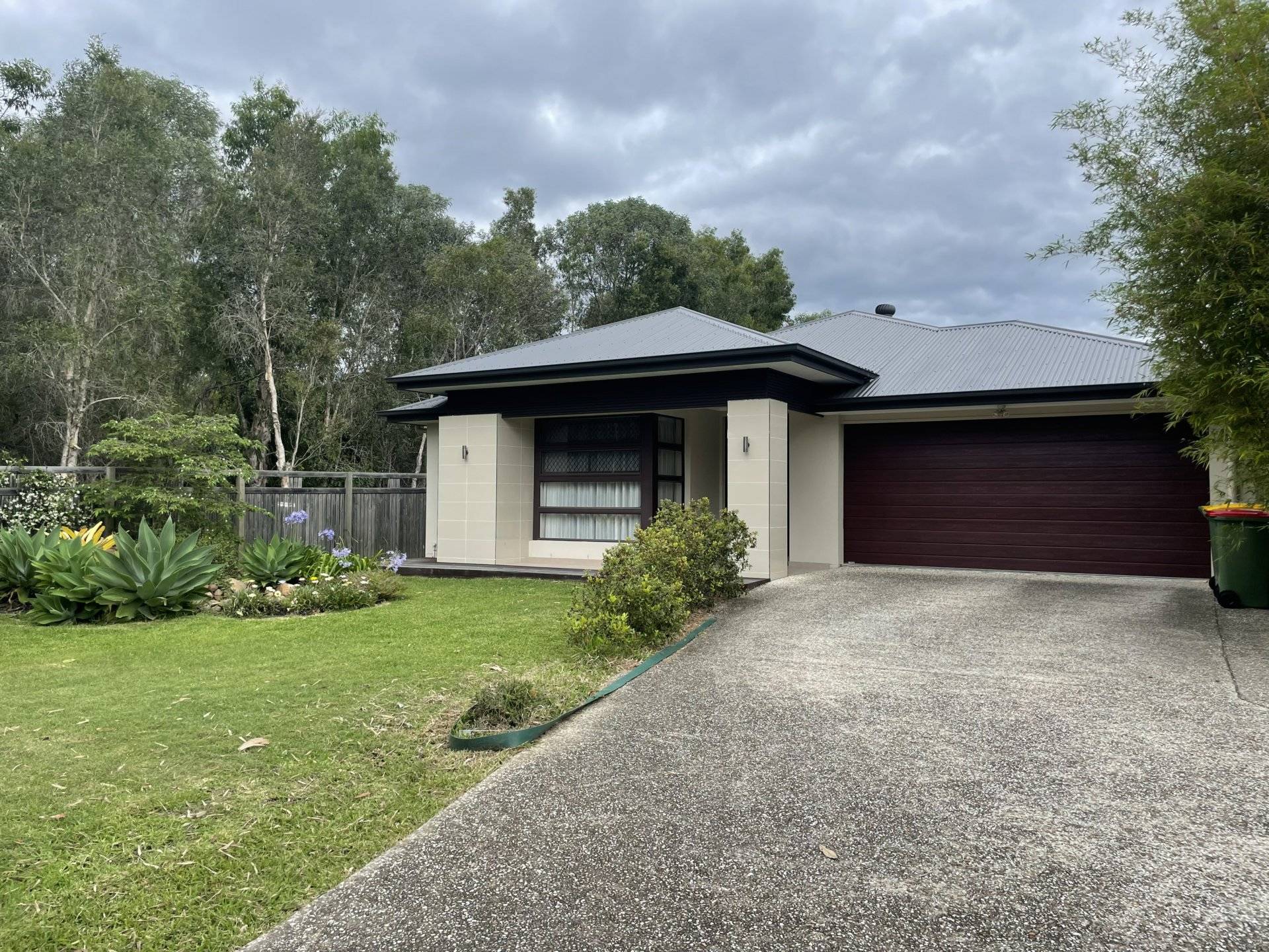 40 Foreshore Drive, SPRINGFIELD LAKES