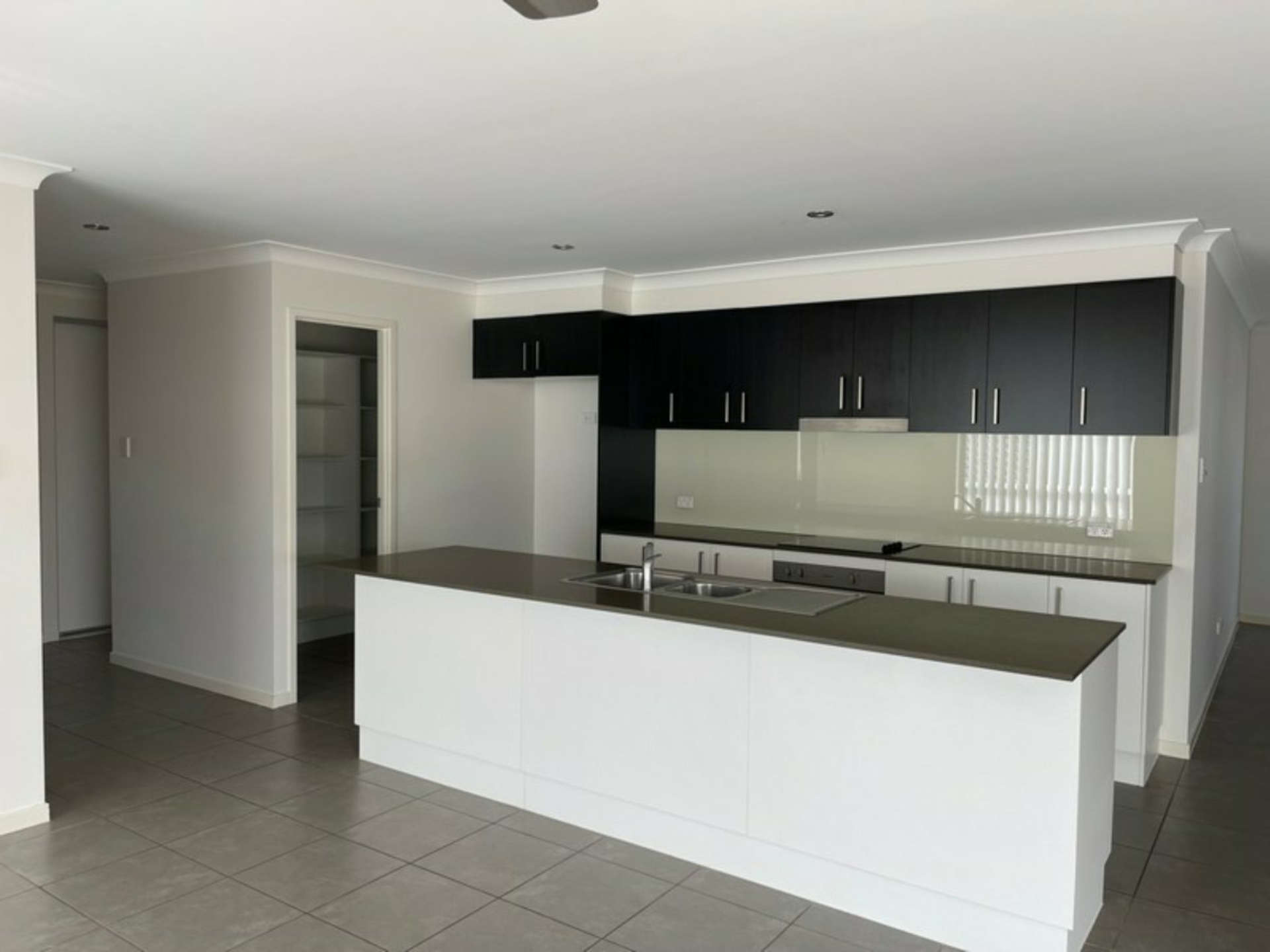 101 Girraween Drive, SPRINGFIELD LAKES