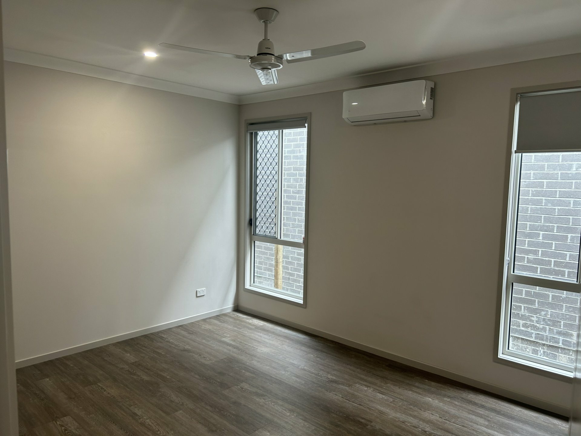 18 Mark Dillon Circuit, SPRING MOUNTAIN