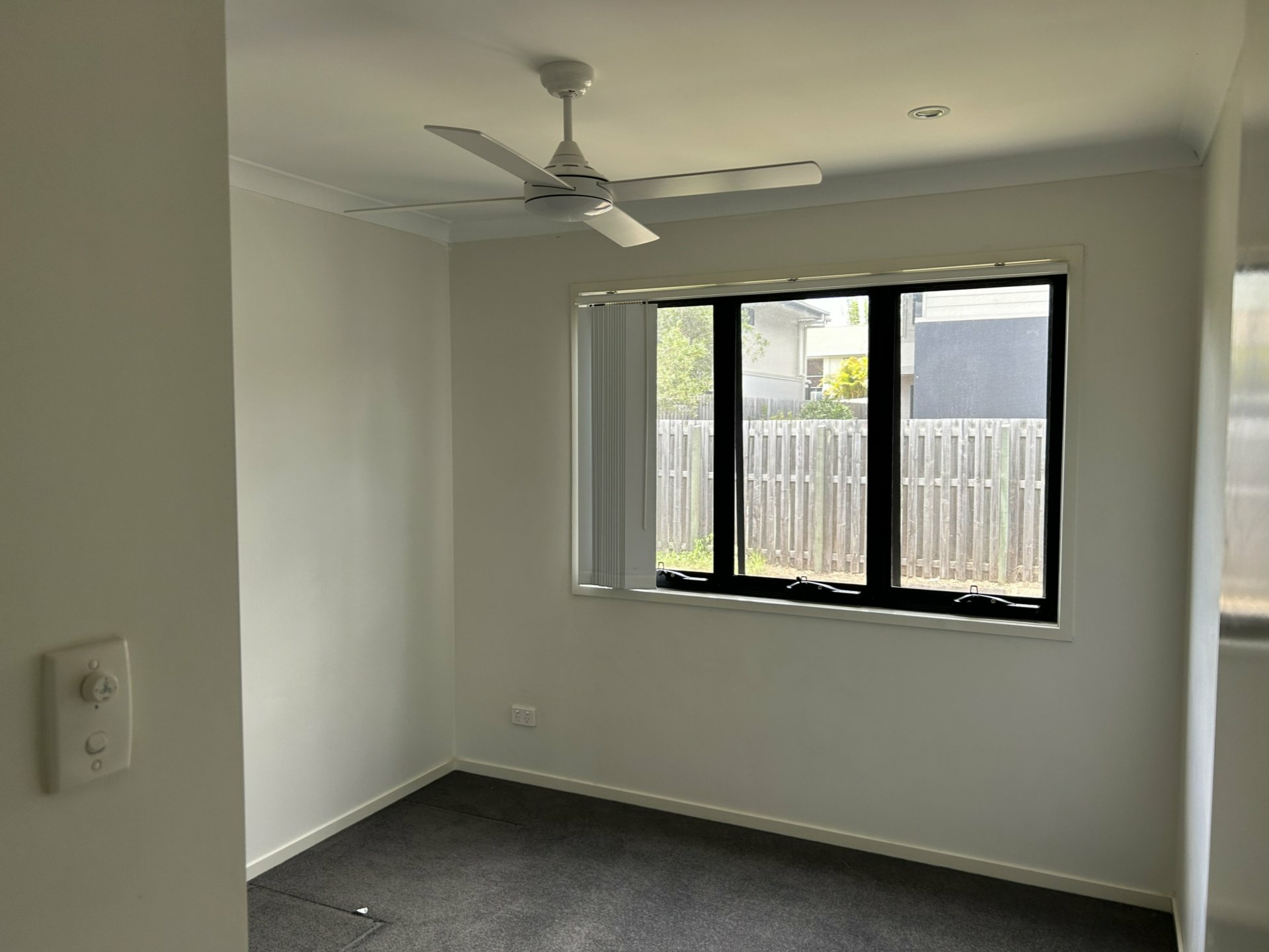 44/8 Carnarvon Avenue, SPRINGFIELD LAKES