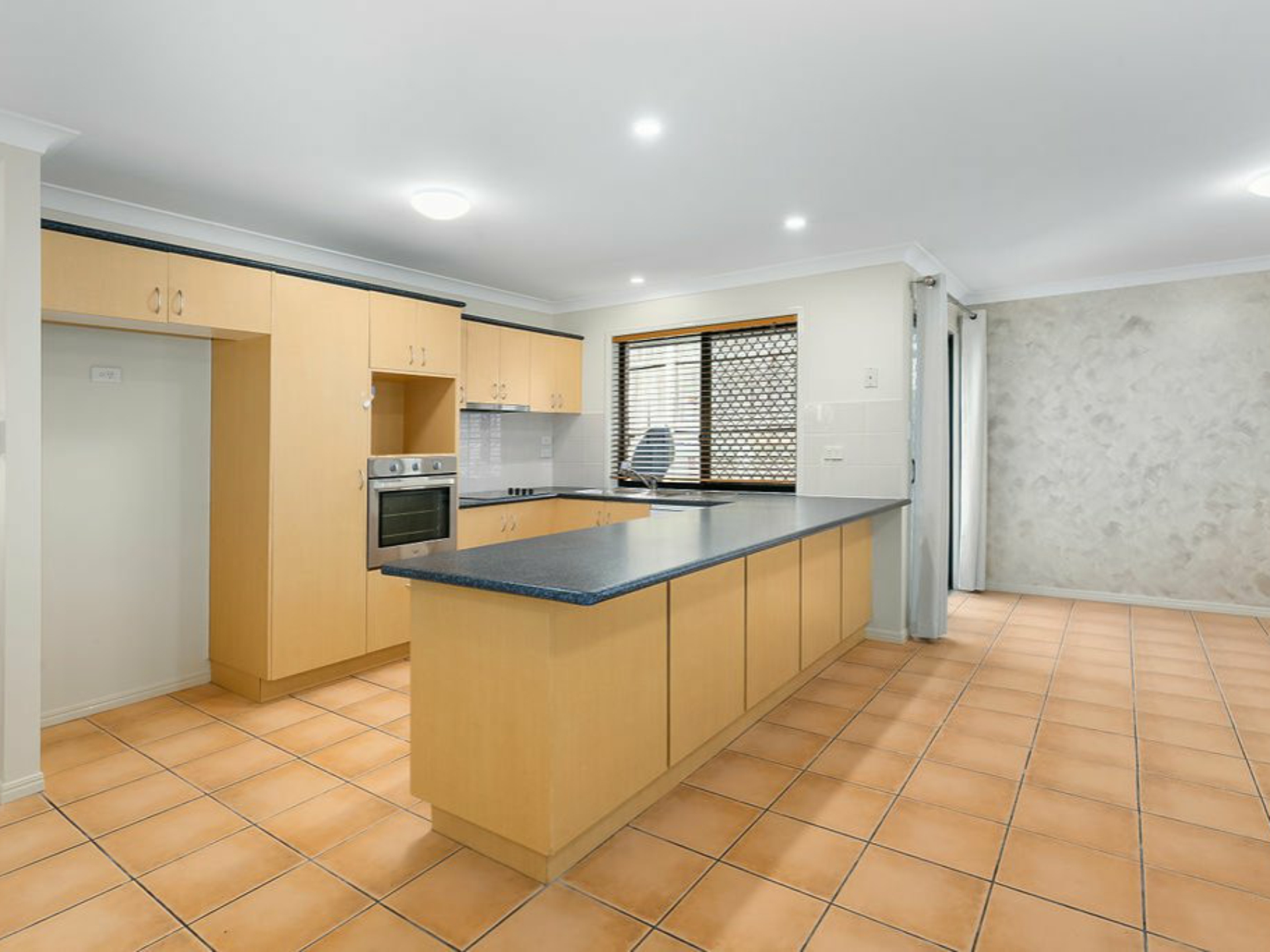 4 Prospero Circuit, SPRINGFIELD LAKES