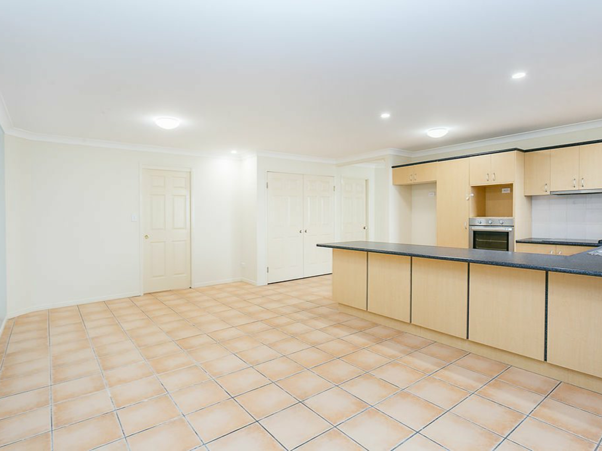 4 Prospero Circuit, SPRINGFIELD LAKES
